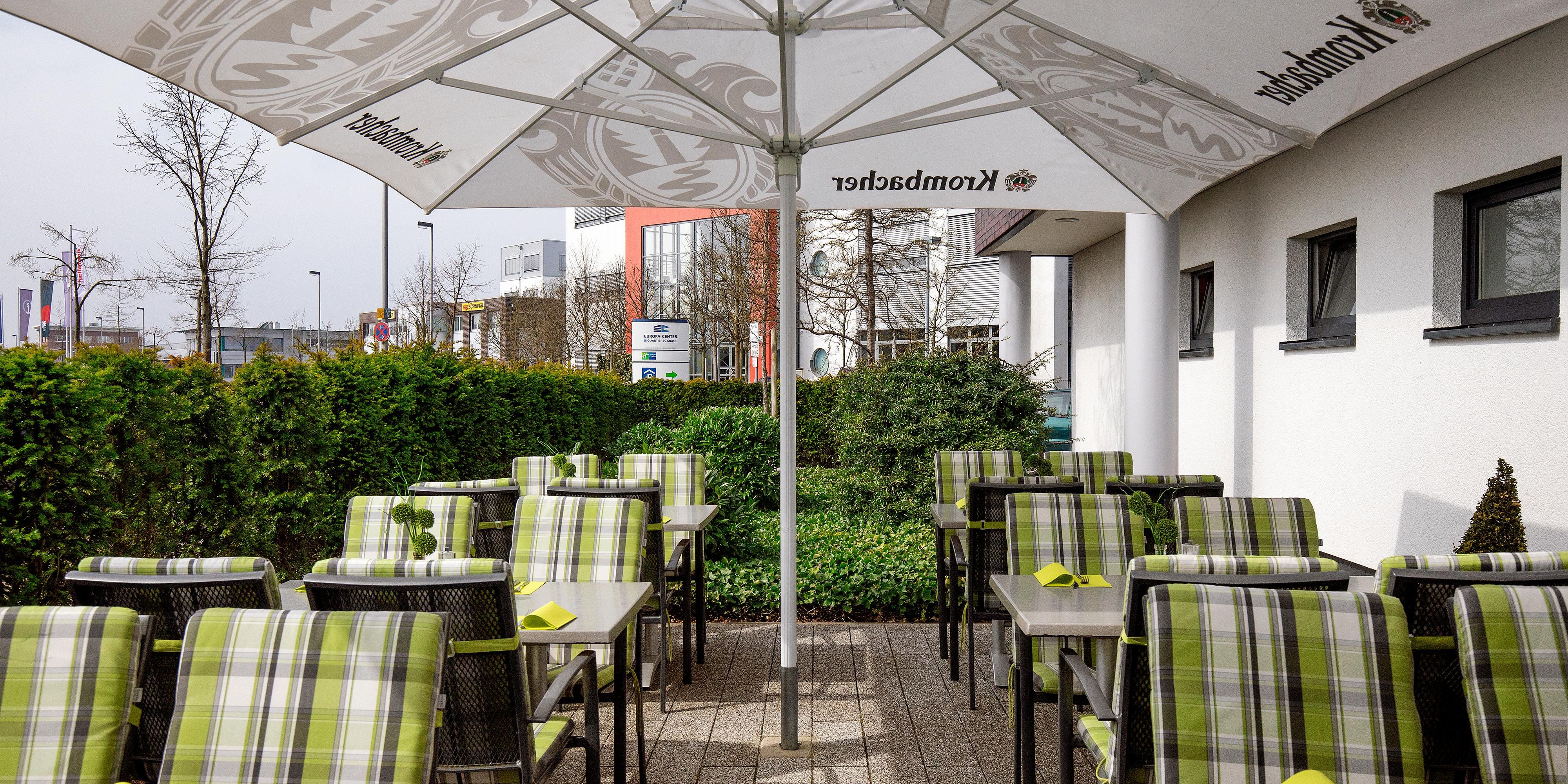 Travelling with dog and pet? That is no problem in the Holiday Inn Express Bremen Airport! Pets and dogs are welcome in our hotel! We charge a cleaning fee of € 15.00 per animal and night.