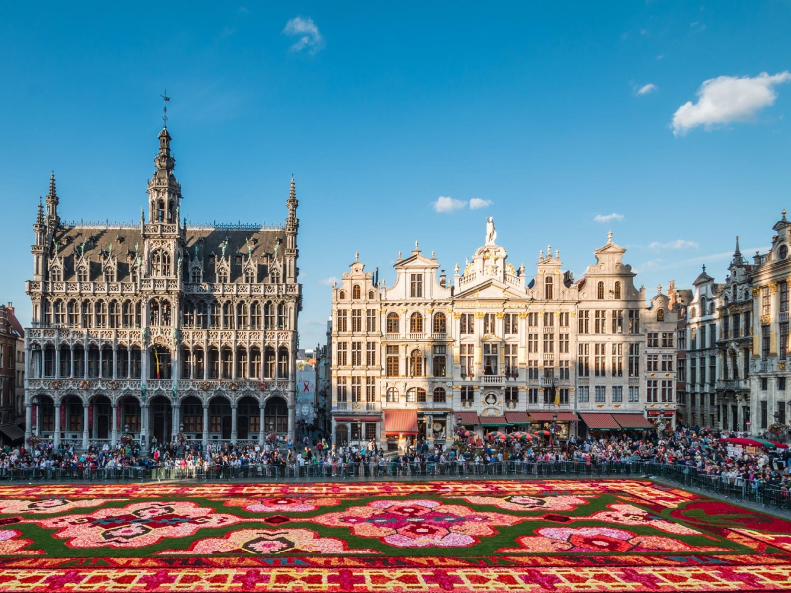 Located in the heart of Brussels city centre, our hotel is great for those looking to enjoy iconic attractions like the Brussels City Museum or the Grand-Place.