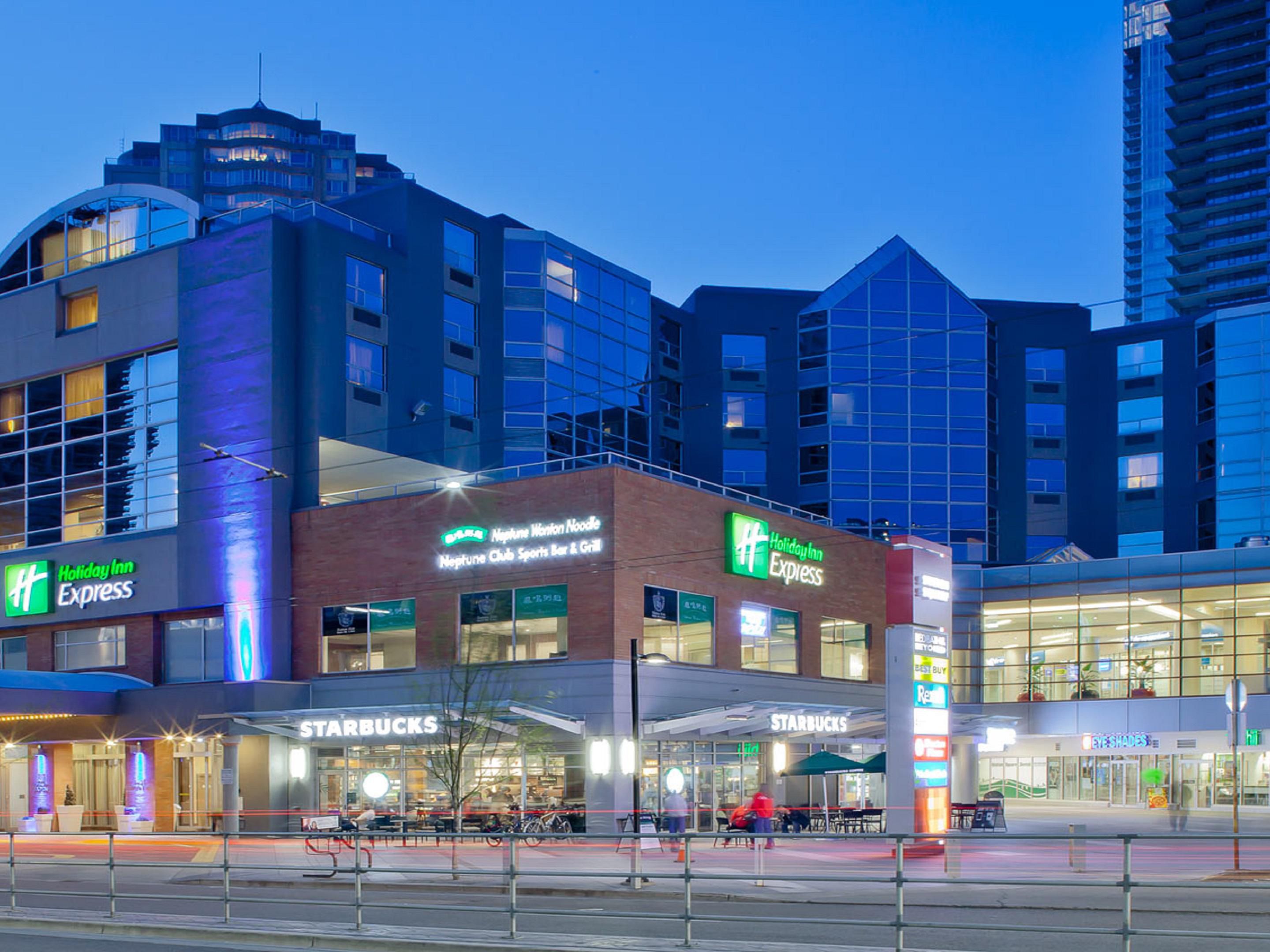 Did you know that our guests receive free parking in Vancouver's bustling Metrotown? Access parking from the front of the hotel on Central Boulevard. Please note that parking is restricted to vehicles 6'8" in height or less.