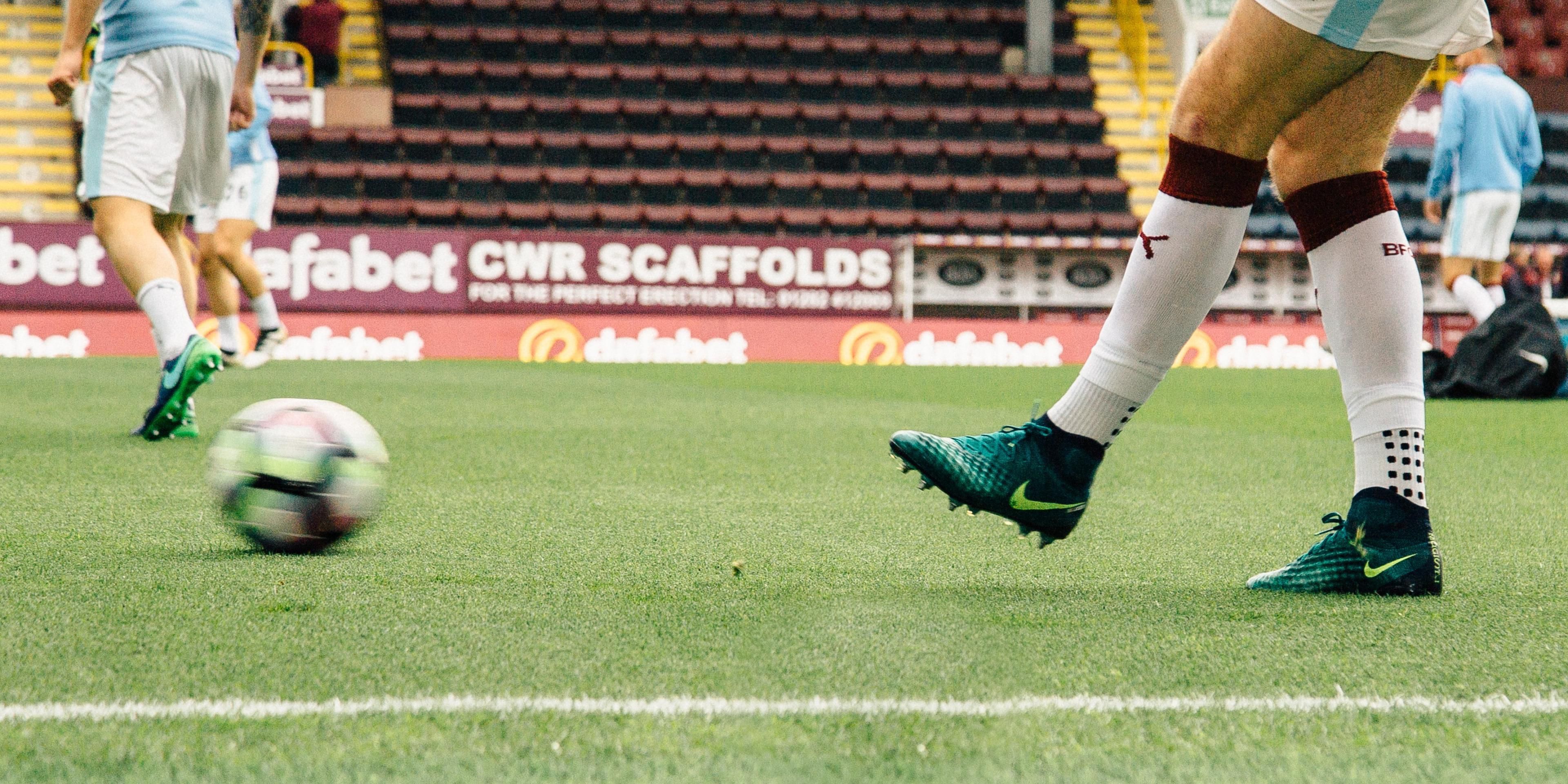 We're just 1.5 miles from Turf Moor, home of Premier League team Burnley F.C., and our location just off the M65 makes us a great value option if you're travelling to Manchester United or Manchester City, both around 50 minutes away by car.