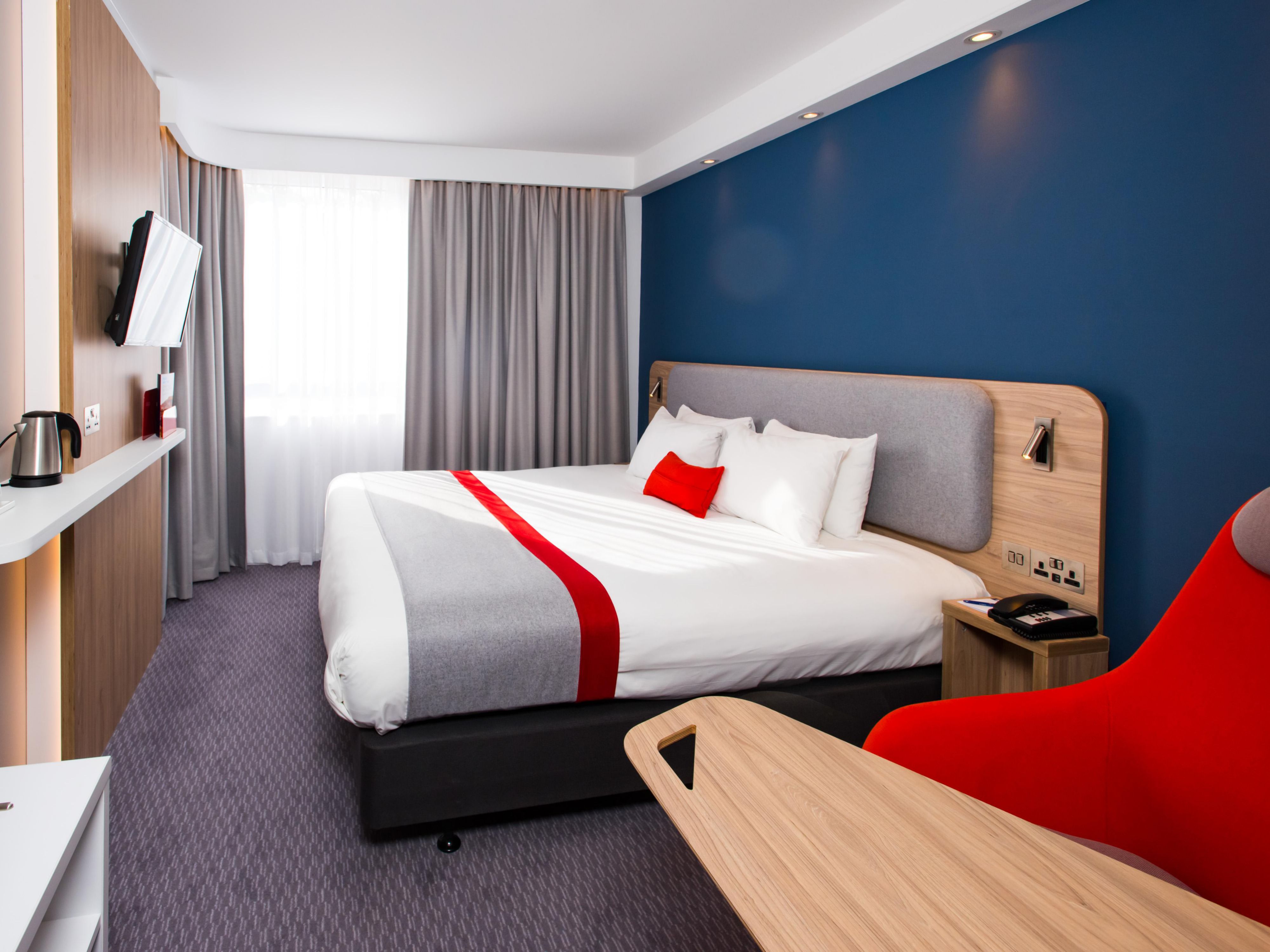 Holiday Inn Express Burton upon Trent Guest Room Suite Options