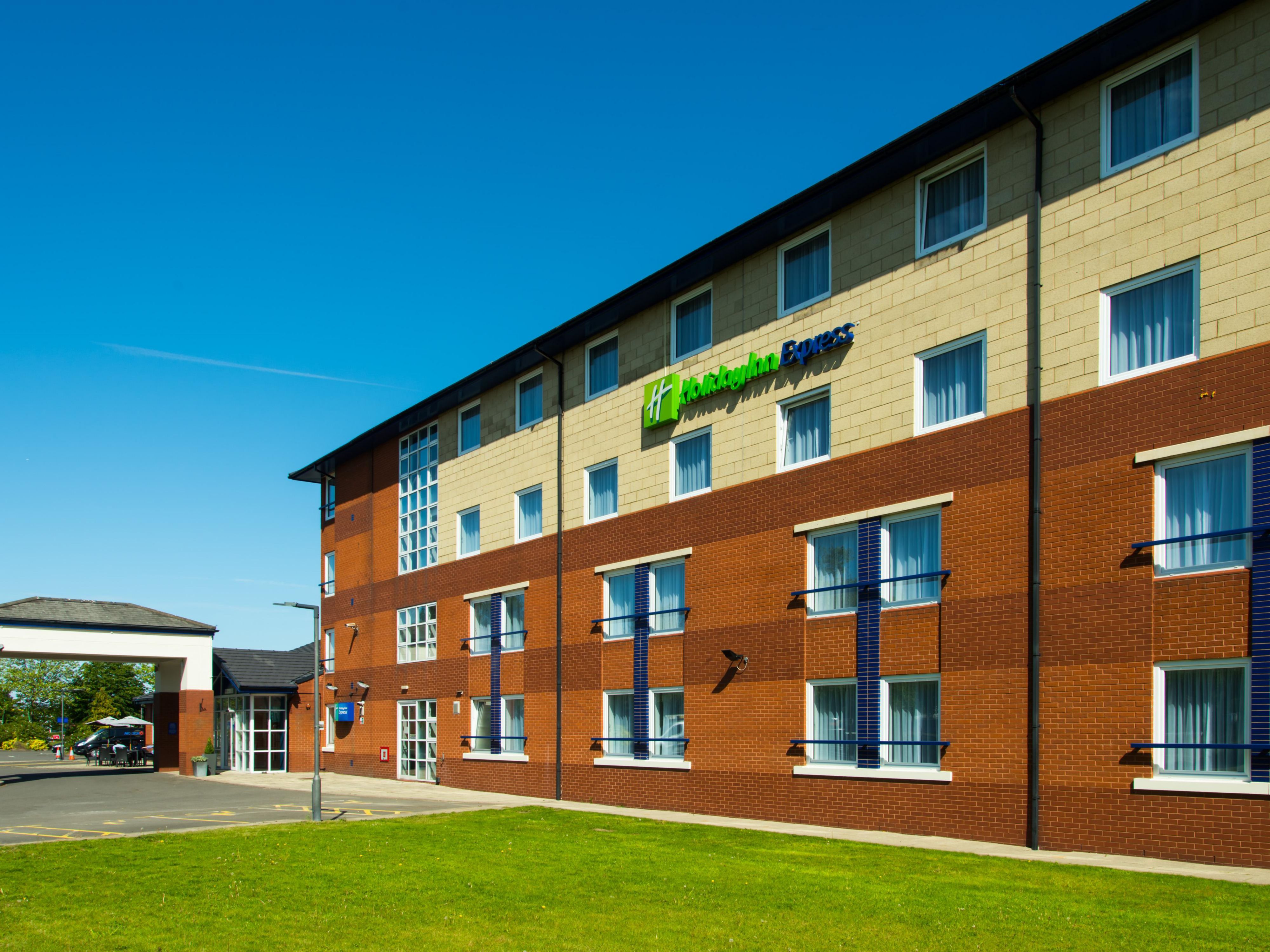 Stay with us and enjoy easy access to the A38, connecting you swiftly to Derby and Birmingham. Our hotel is just a five minute drive from Burton upon Trent town centre and Burton-on-Trent railway station, making travel and exploring the area hassle-free. Whether you’re here to work or unwind, our location keeps you perfectly connected.