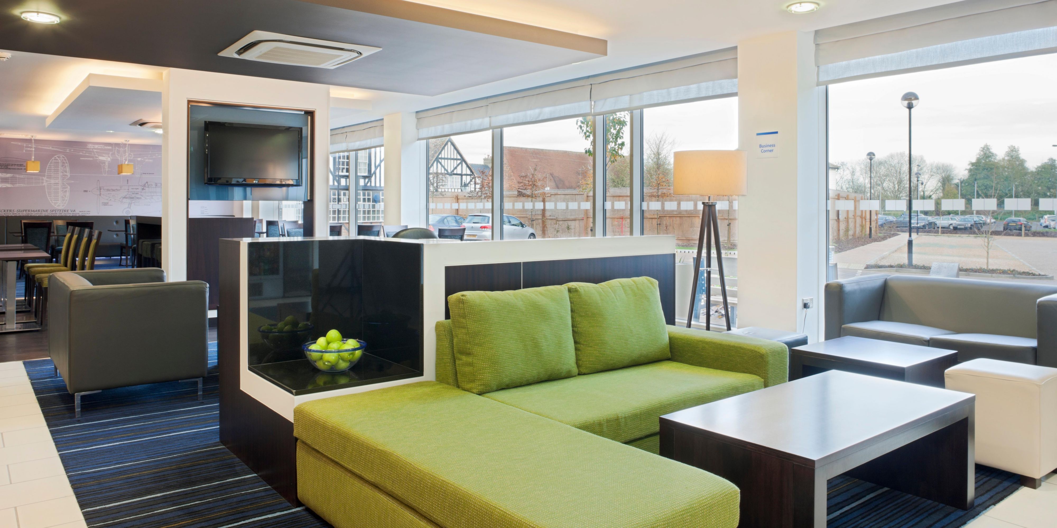 Holiday Inn Express Cambridge-Duxford M11, Jct.10