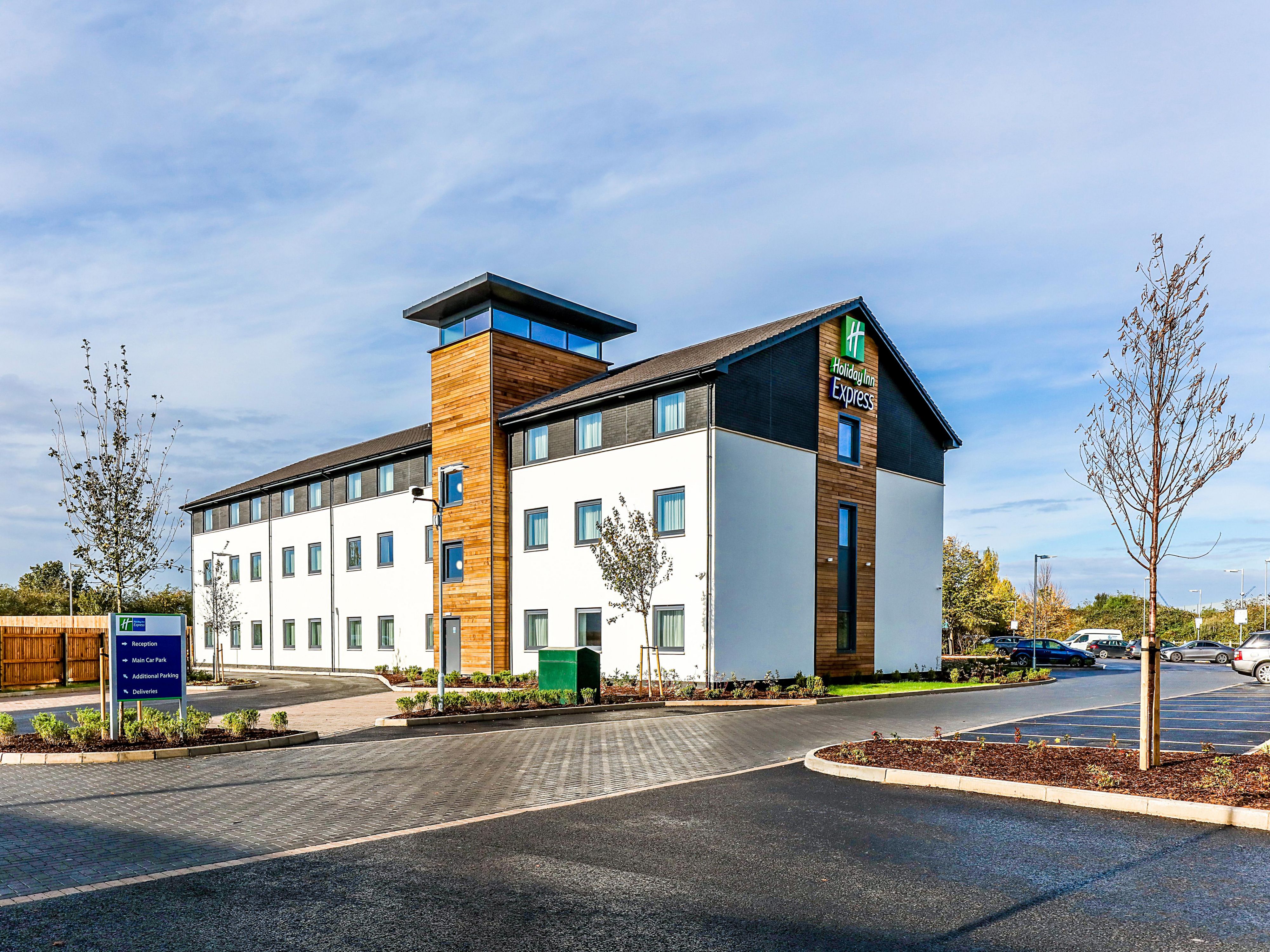 Holiday Inn Express Cambridge 7622330206 4x3