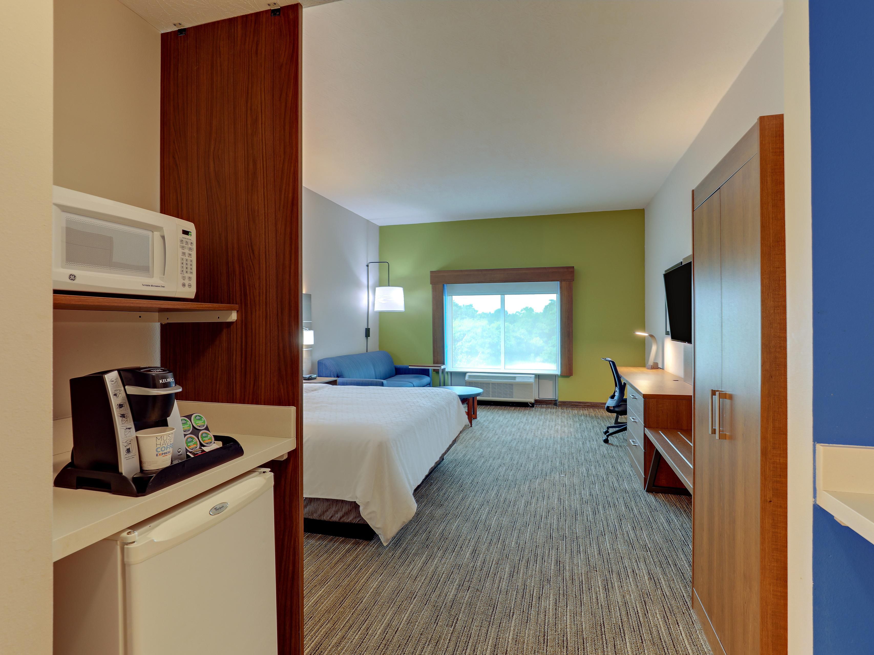 Holiday Inn Express Campbellsville Guest Room & Suite Options