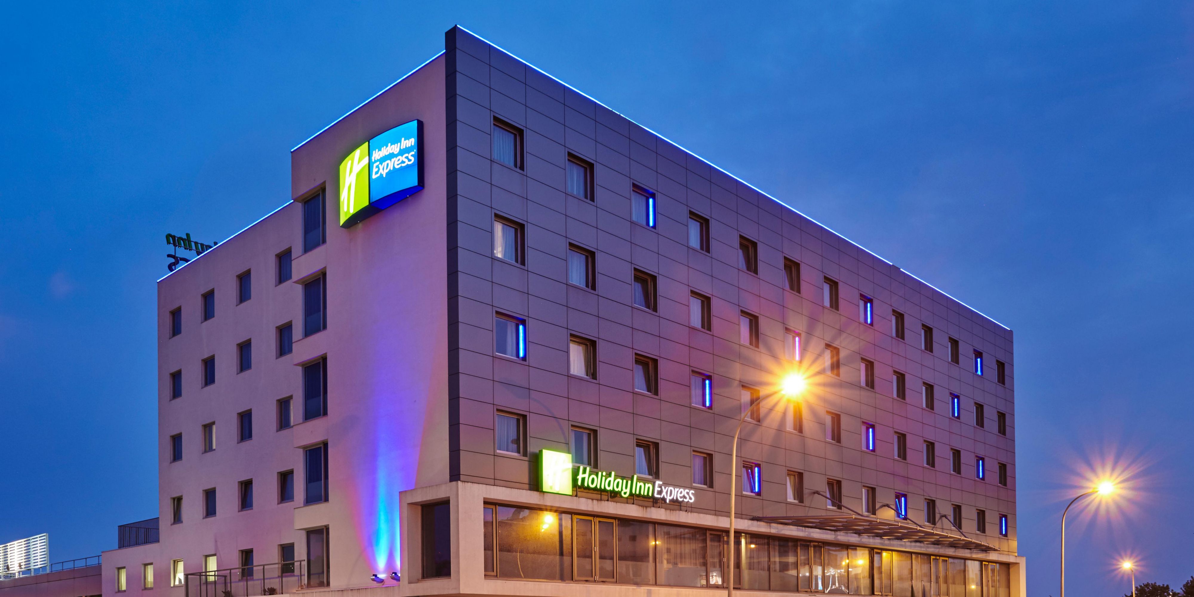 HOLIDAY INN EXPRESS LISBON - ALFRAGIDE（ポルトガル／リスボン）