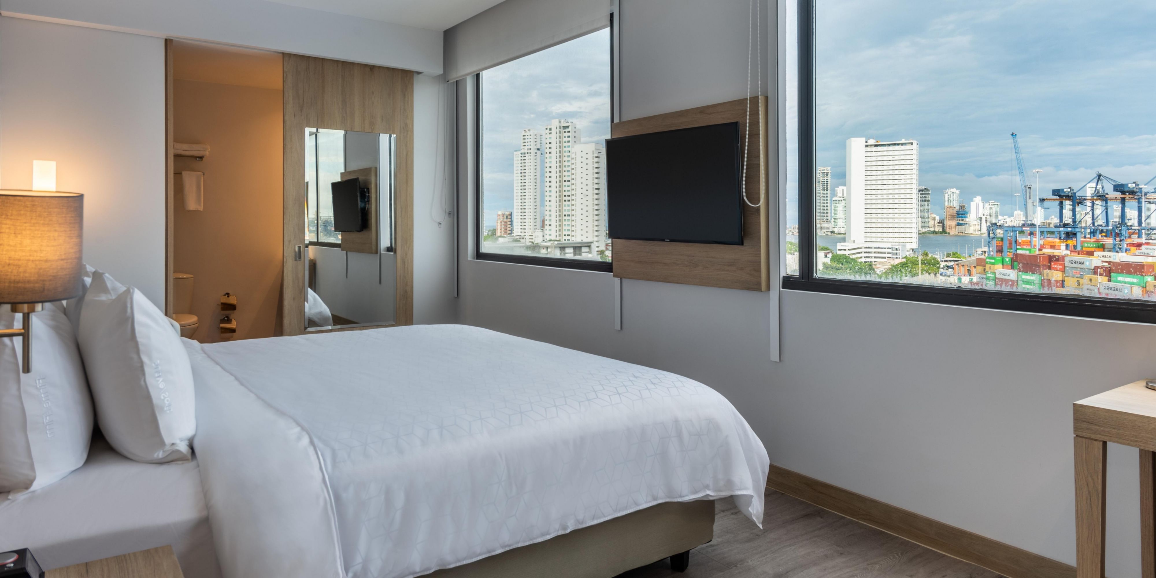 Enjoy a Hotel near to Port society, cruise terminal, Industrial área and Pie de la Popa neighborhood.
