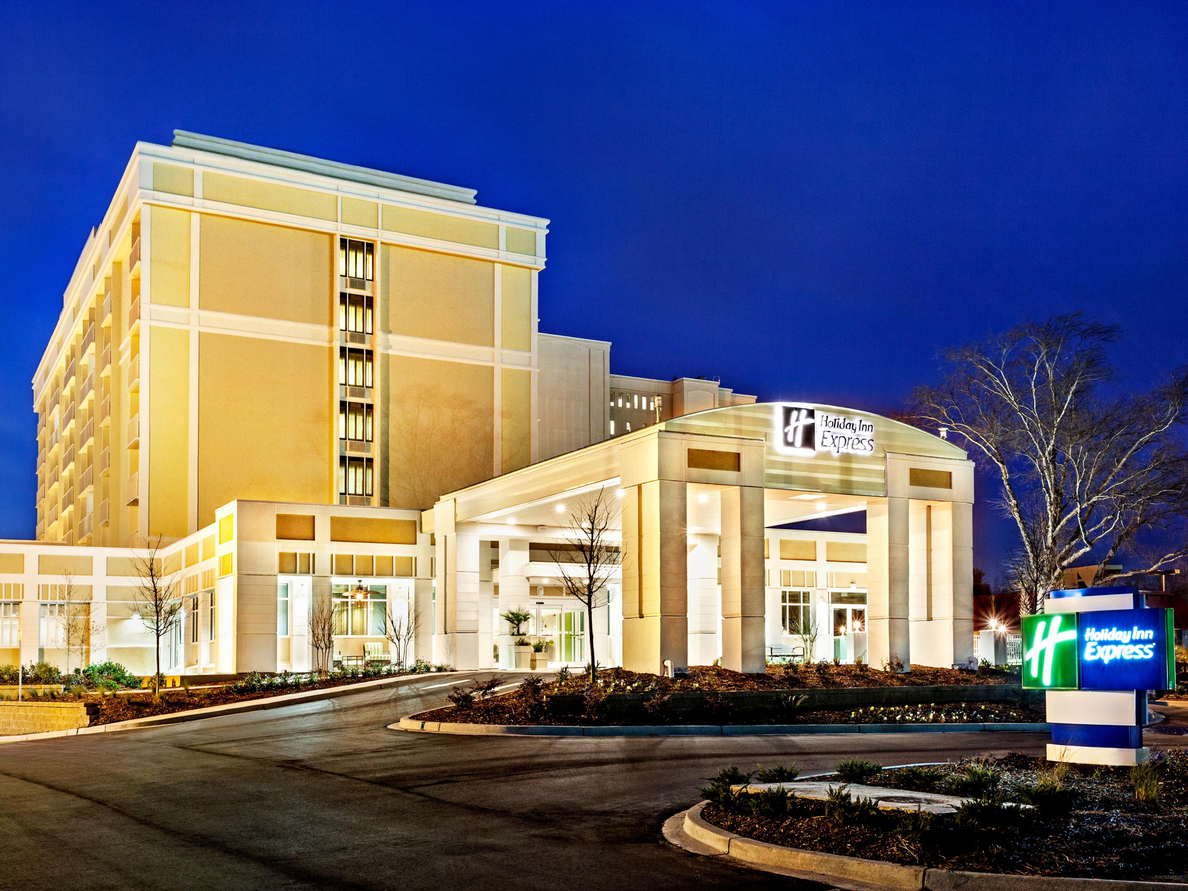 Hotels in Downtown Charleston, SC | Holiday Inn Express Charleston Dwtn