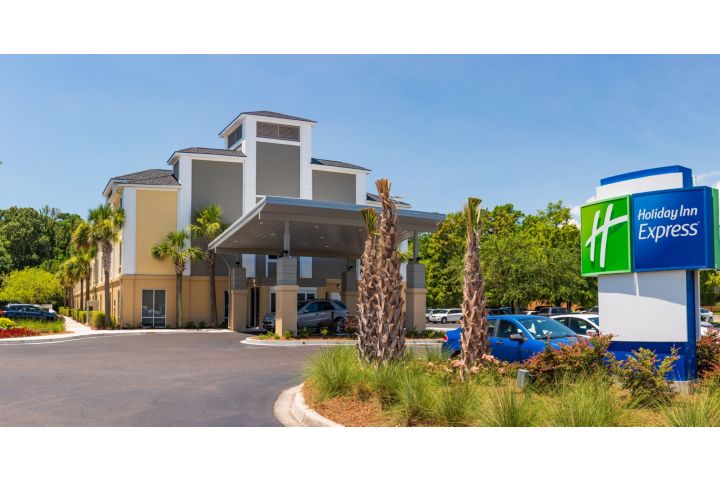 Holiday Inn Express Charleston US Hwy 17 & I