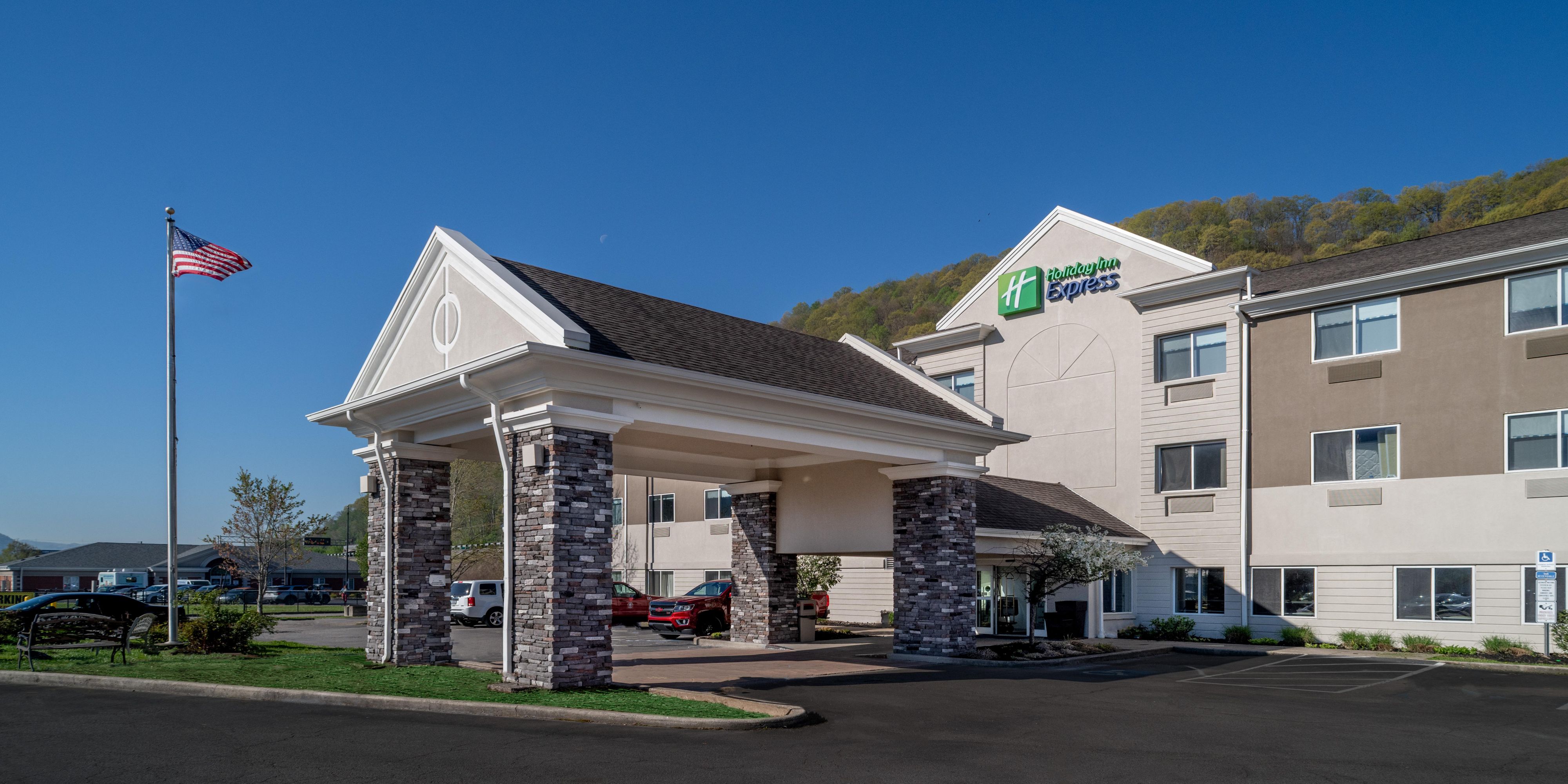 Holiday Inn Express & Suites Charleston-Kanawha City