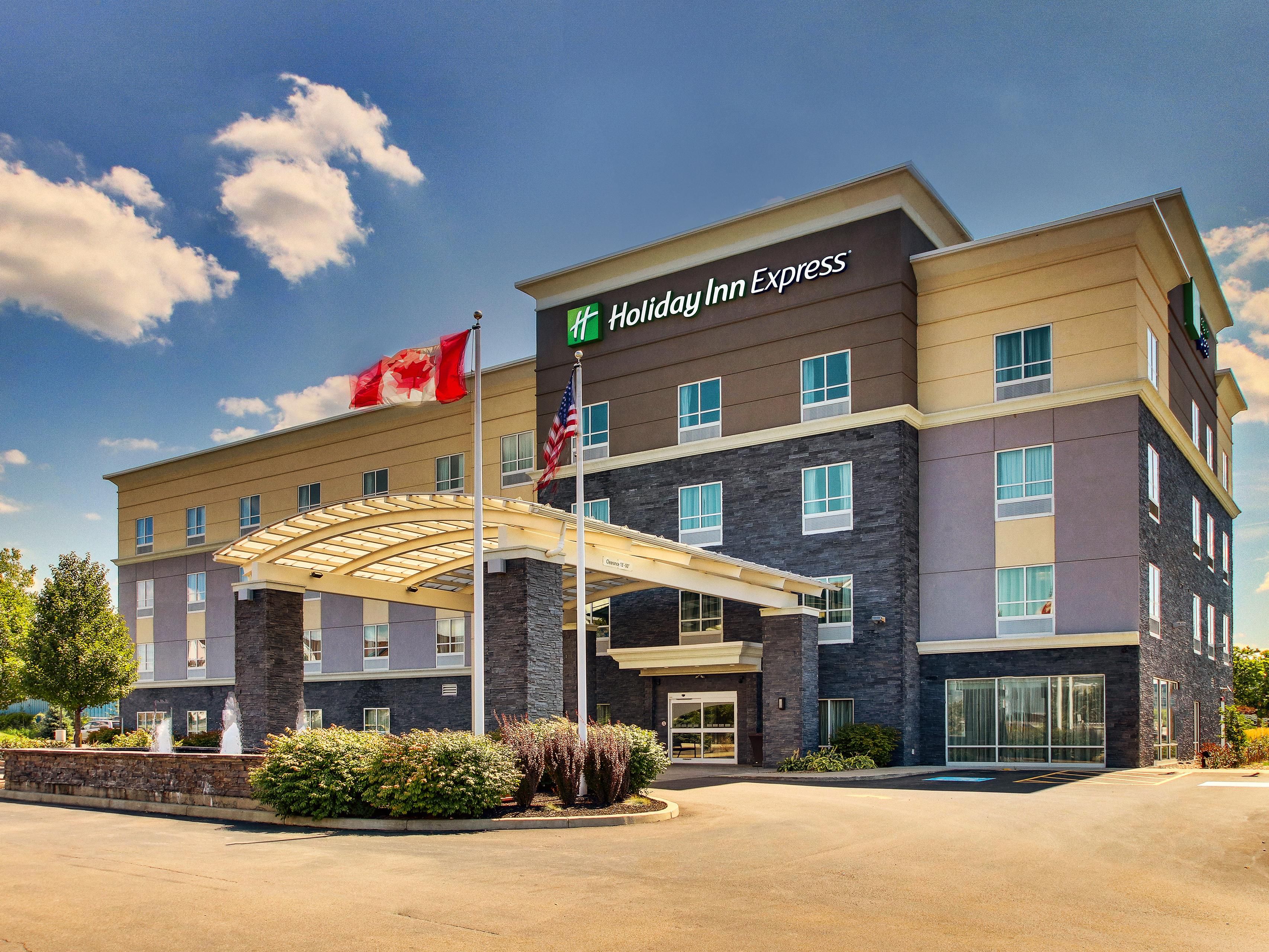 Hotels Near University Buffalo - Campus in New | IHG (Price From USD 84.55)