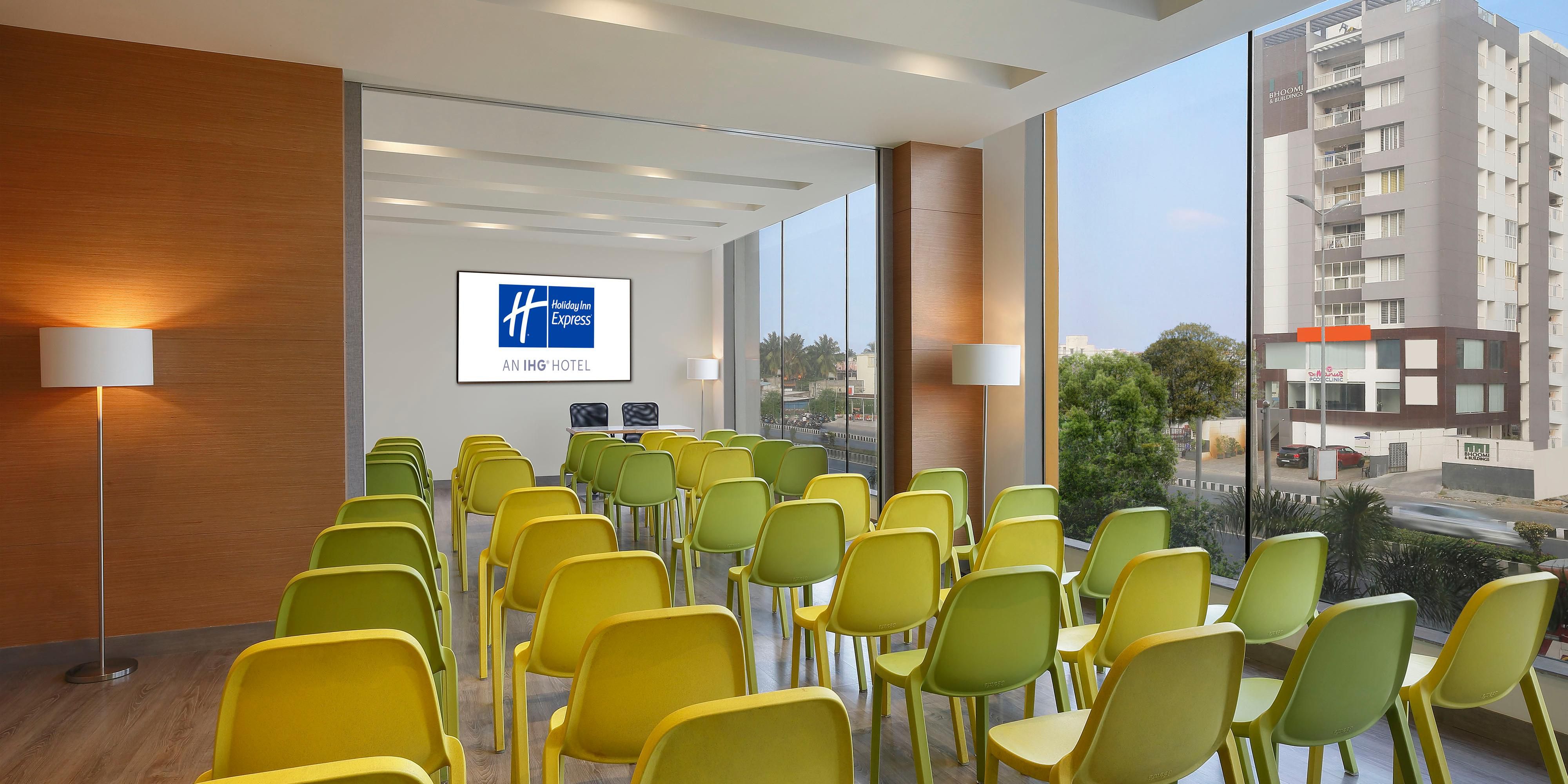 Meeting Room provides an ideal setup for organizing hassle free business meetings, training sessions,press launches and private parties 