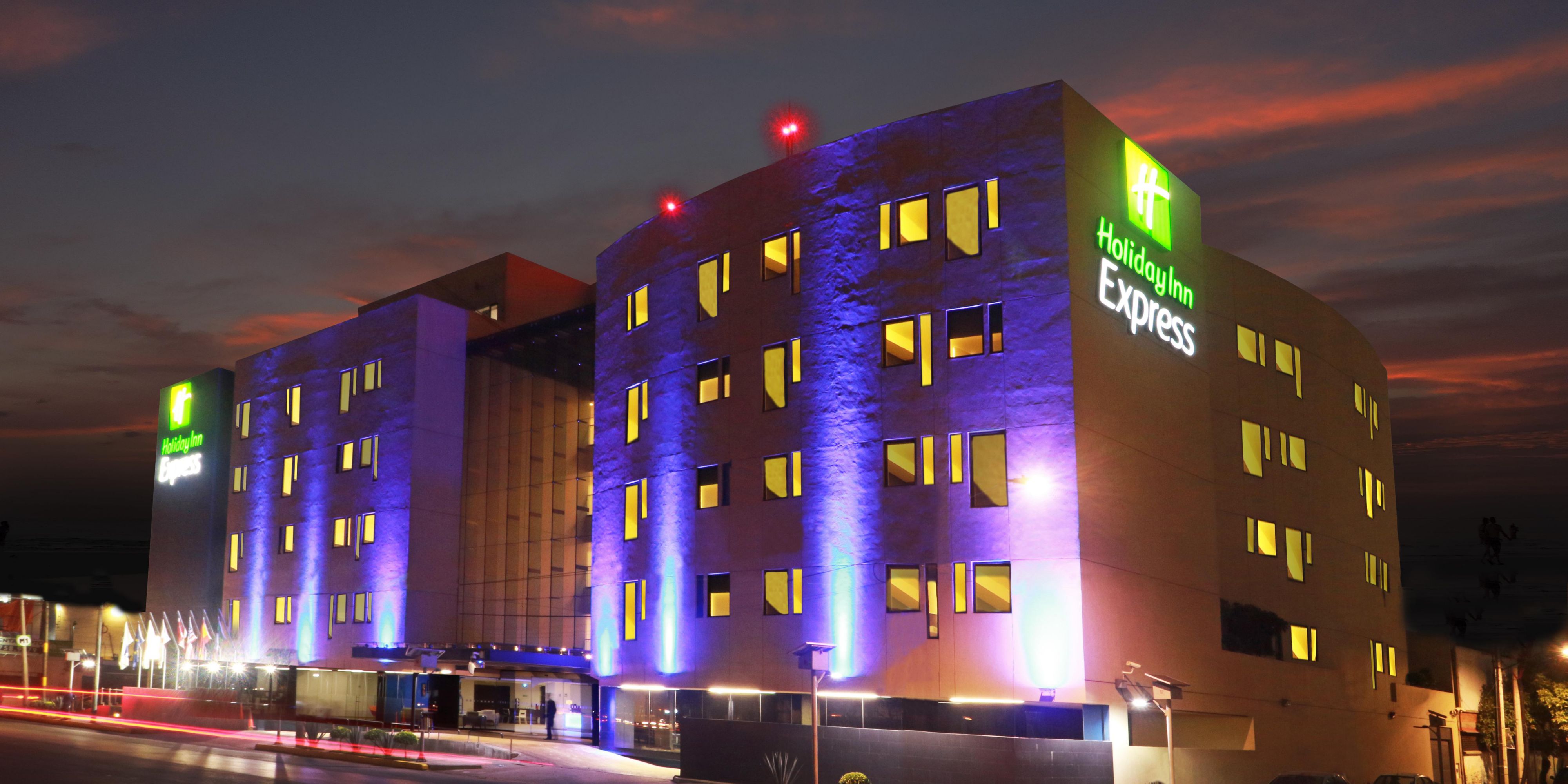 Ideal for small executive sessions, social events of up to 50 people. 