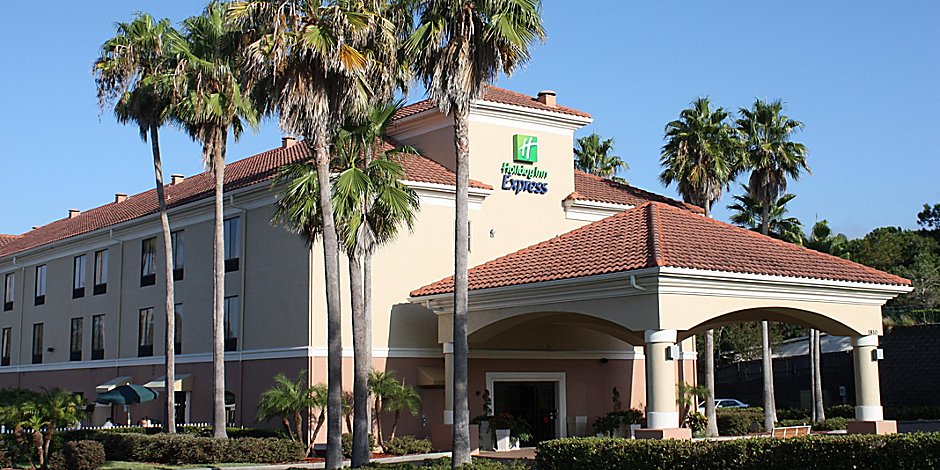 Holiday Inn Express Clermont, Landscape Rock Clermont Florida