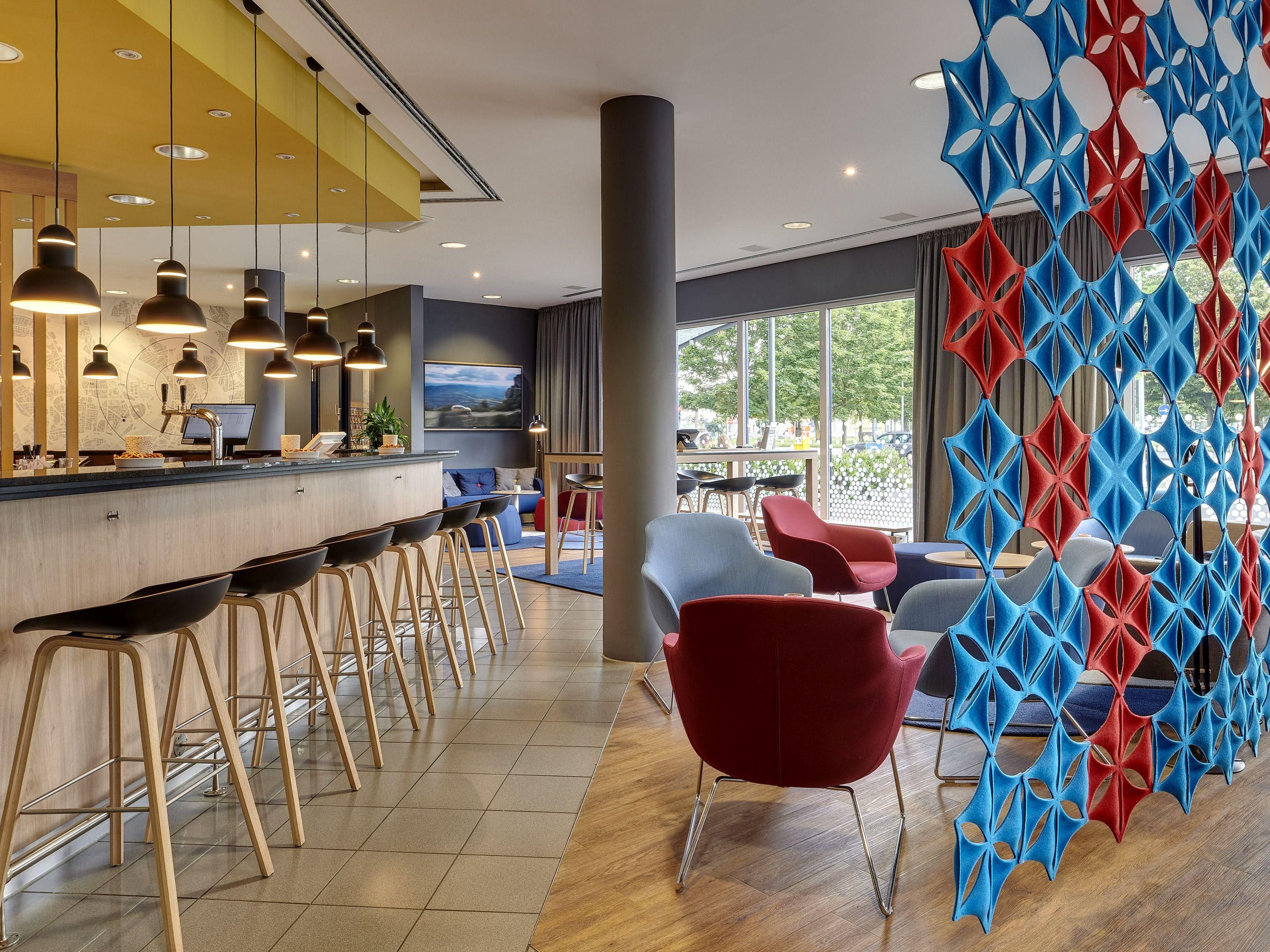 Holiday Inn Express Cologne - Muelheim Amenities & Services