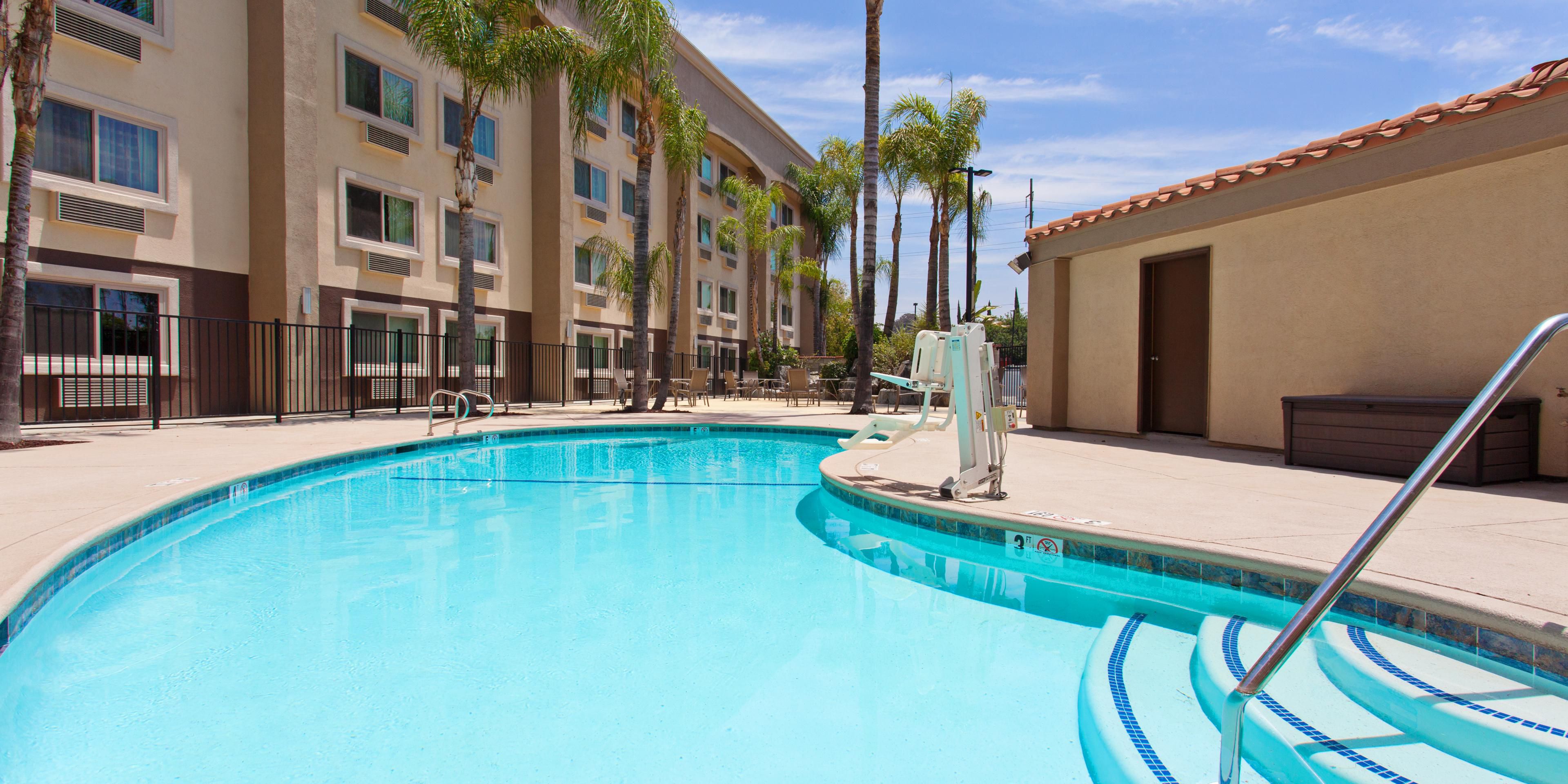 Enjoy a stress-free dip in our heated swimming pool. The water is just the soothing setting you need in order to steal away from the tensions of daily life, and the water temperature is regulated so it is always just perfect! The spa is an excellent haven to relax in after a long day of work. 