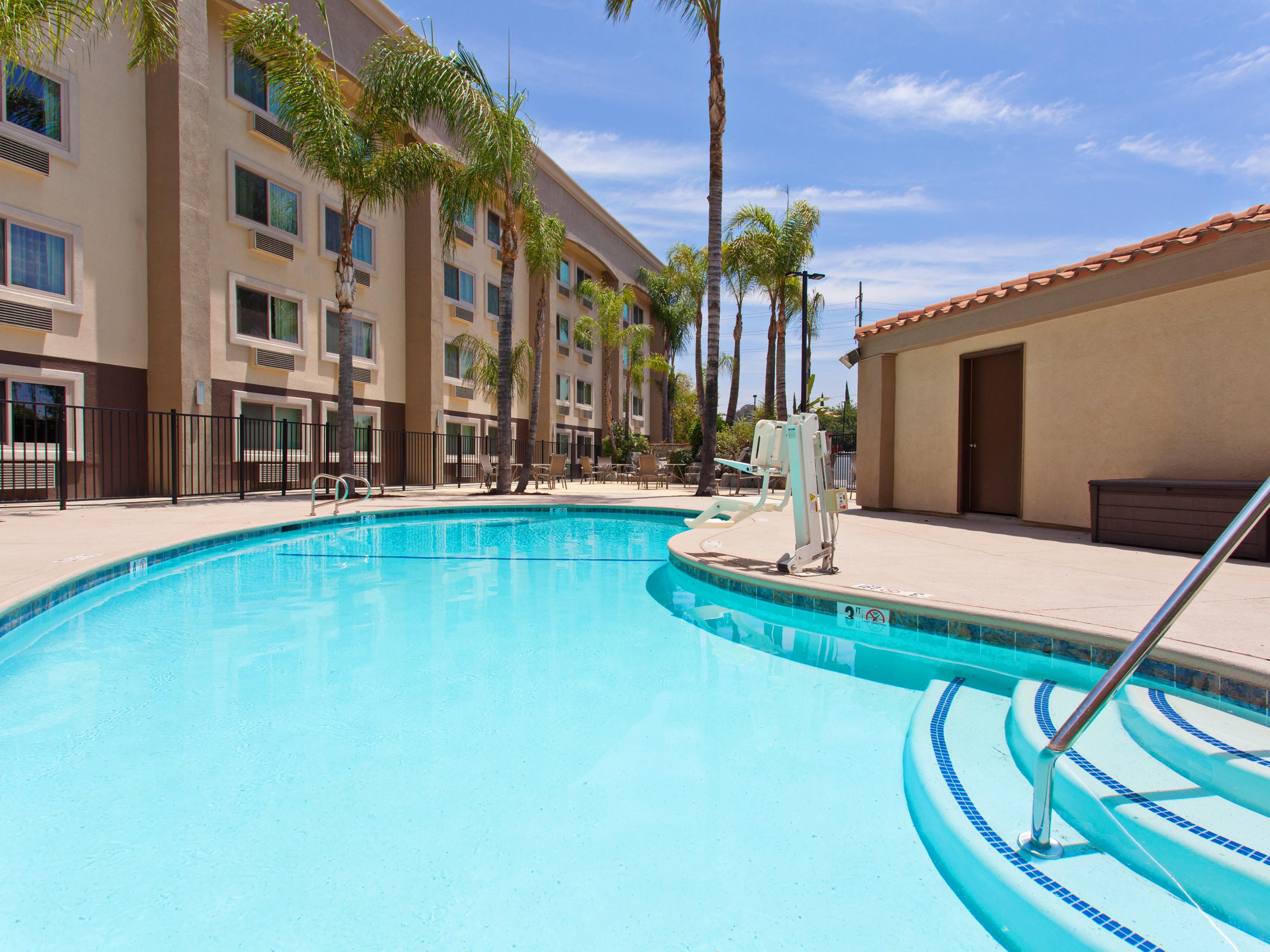 Enjoy a stress-free dip in our heated swimming pool. The water is just the soothing setting you need in order to steal away from the tensions of daily life, and the water temperature is regulated so it is always just perfect! The spa is an excellent haven to relax in after a long day of work. 