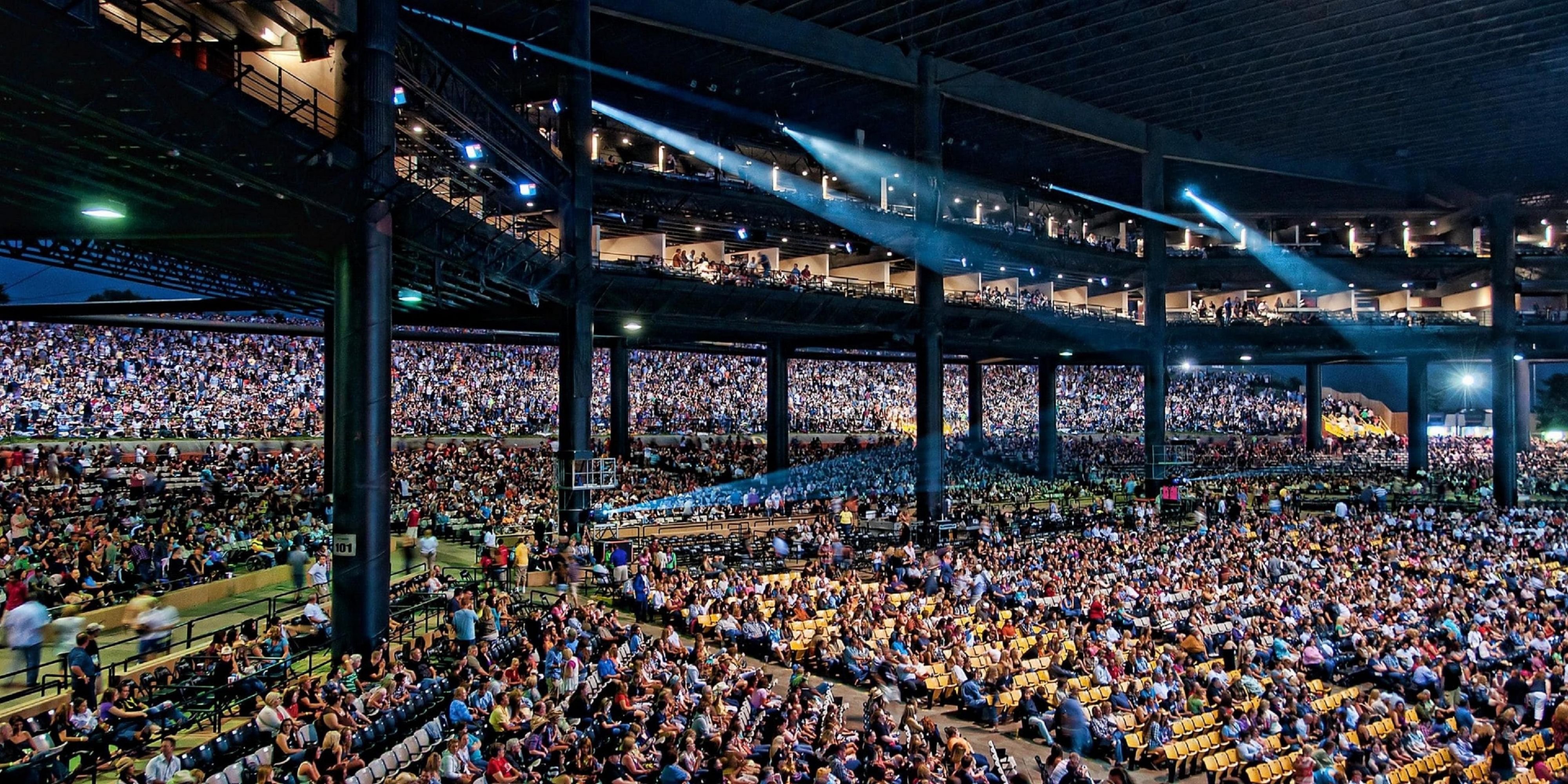 The hotel is located just 10 miles away from the Hollywood Casino Amphitheatre one of the largest music venues in the Chicago area. The perfect destination for summer concerts with a large lawn area. 