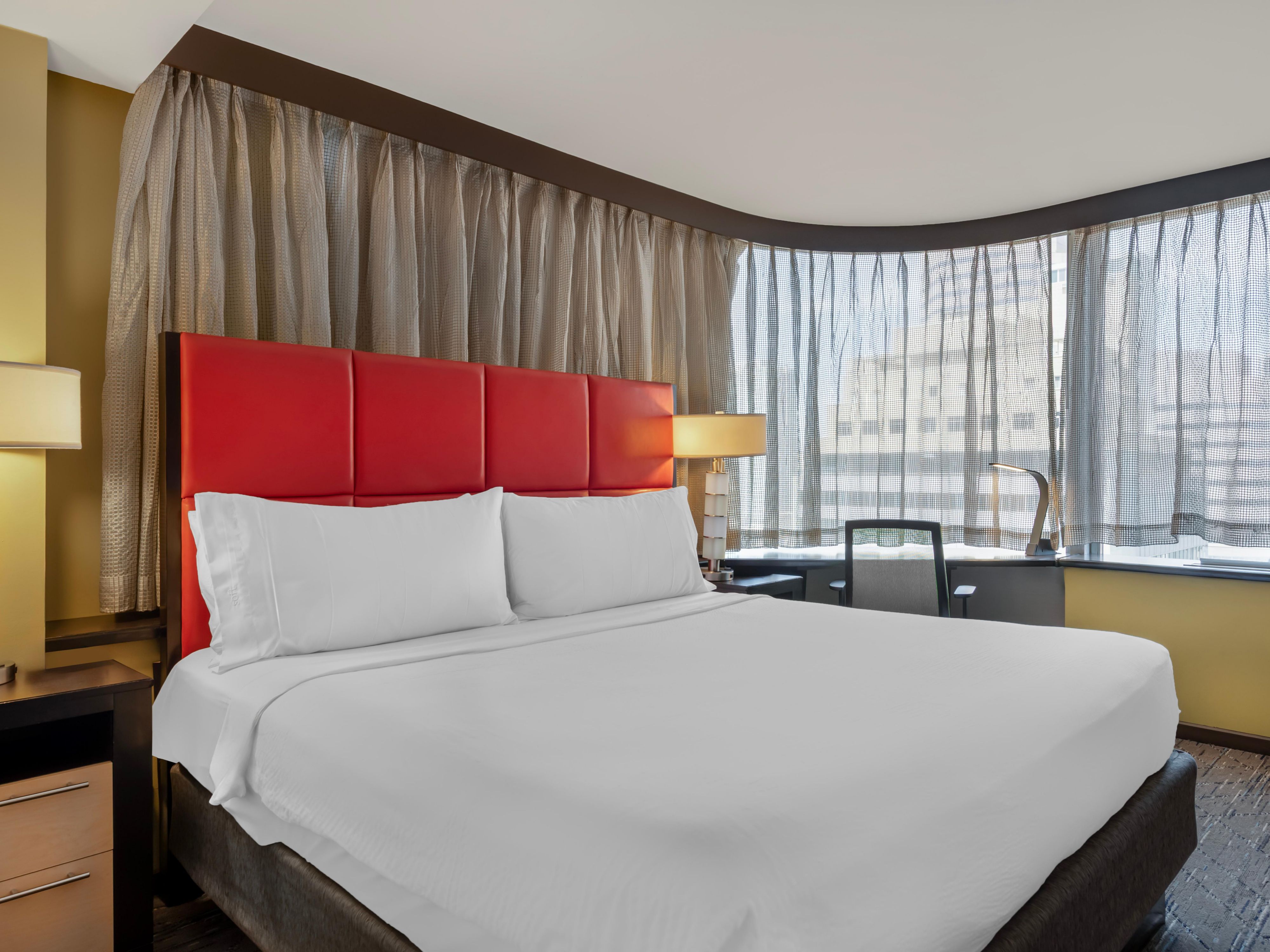 Gästezimmer mit Kingsize-Bett
