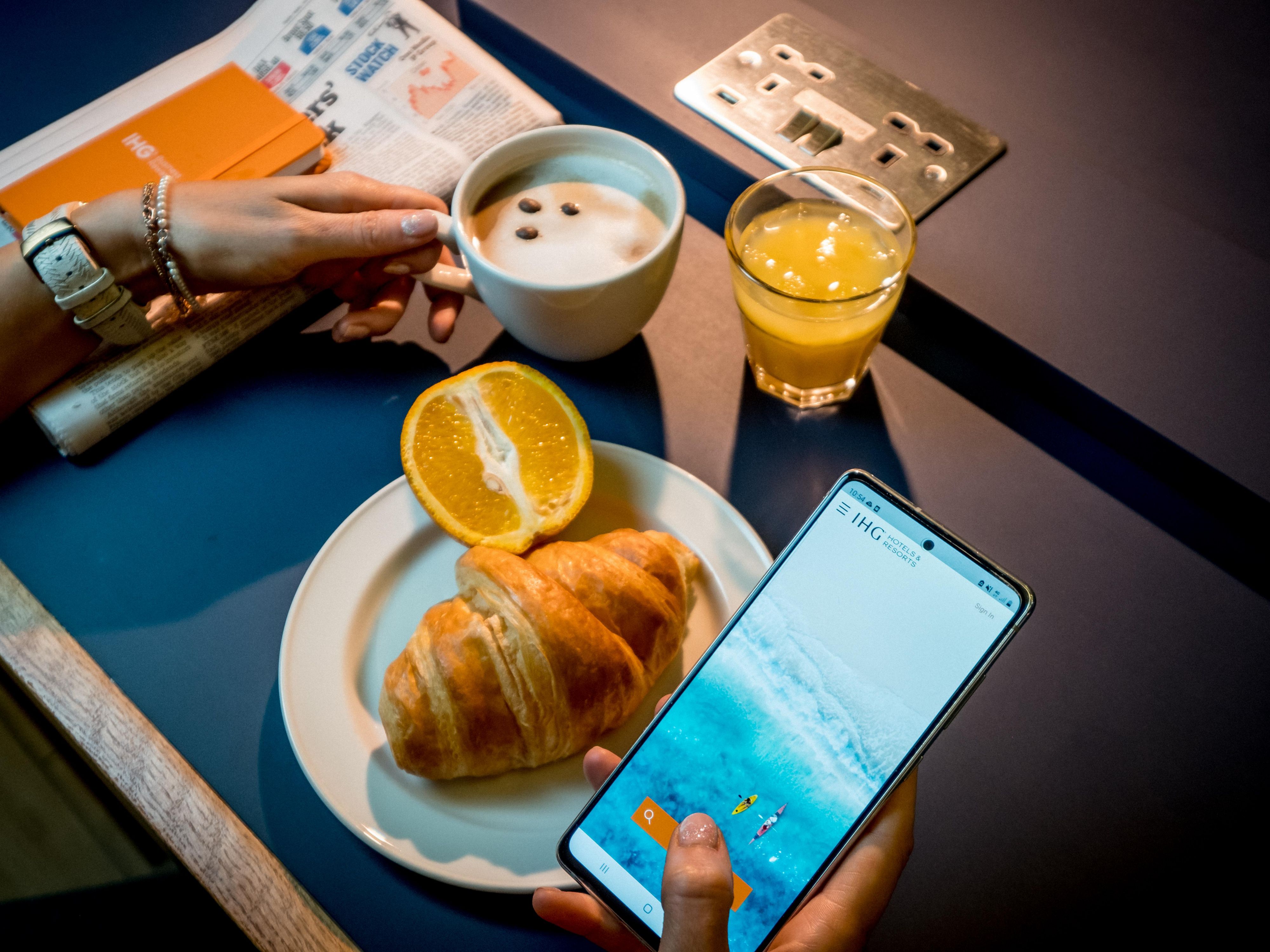 Did you know that our hotel offers a free Express Start Breakfast with all bookings? You can enjoy a hot buffet, continental selection and range of delicious pastries to ensure you start your day the Express Way! 