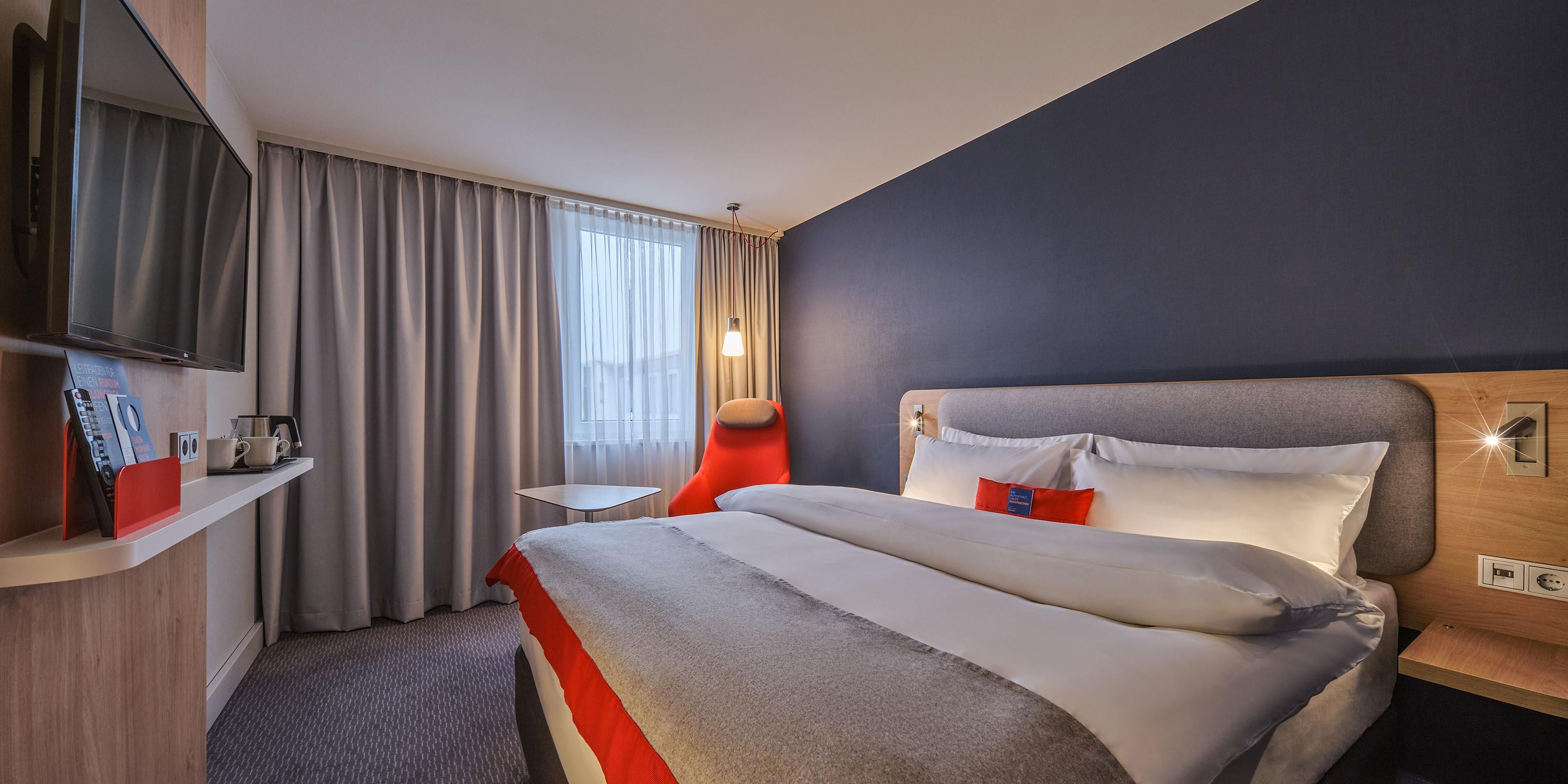 Drift off to sleep in our restful Next Generation guest rooms with blackout curtains and comfortable beds. They´re decorated in calm shades enlivened by pops of colour and all have Smart TVs, bedside USB ports and inclusive Wi-Fi. If you´re travelling with kids, all our family rooms have sofa beds.