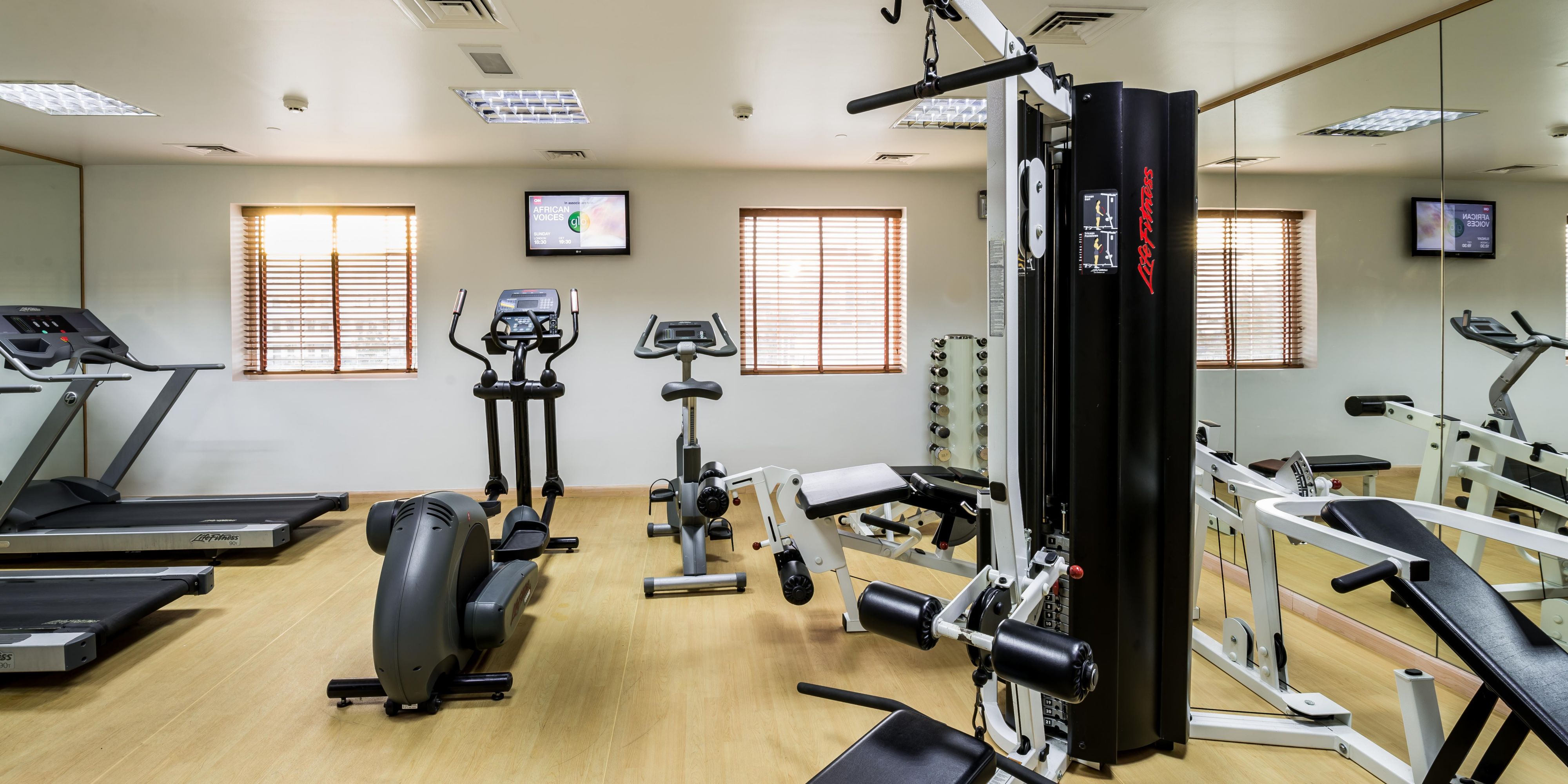 Do not miss out on your workout. At Holiday Inn Express Jumeirah, you can still keep up with your fitness with our 24 hour gym facilities.