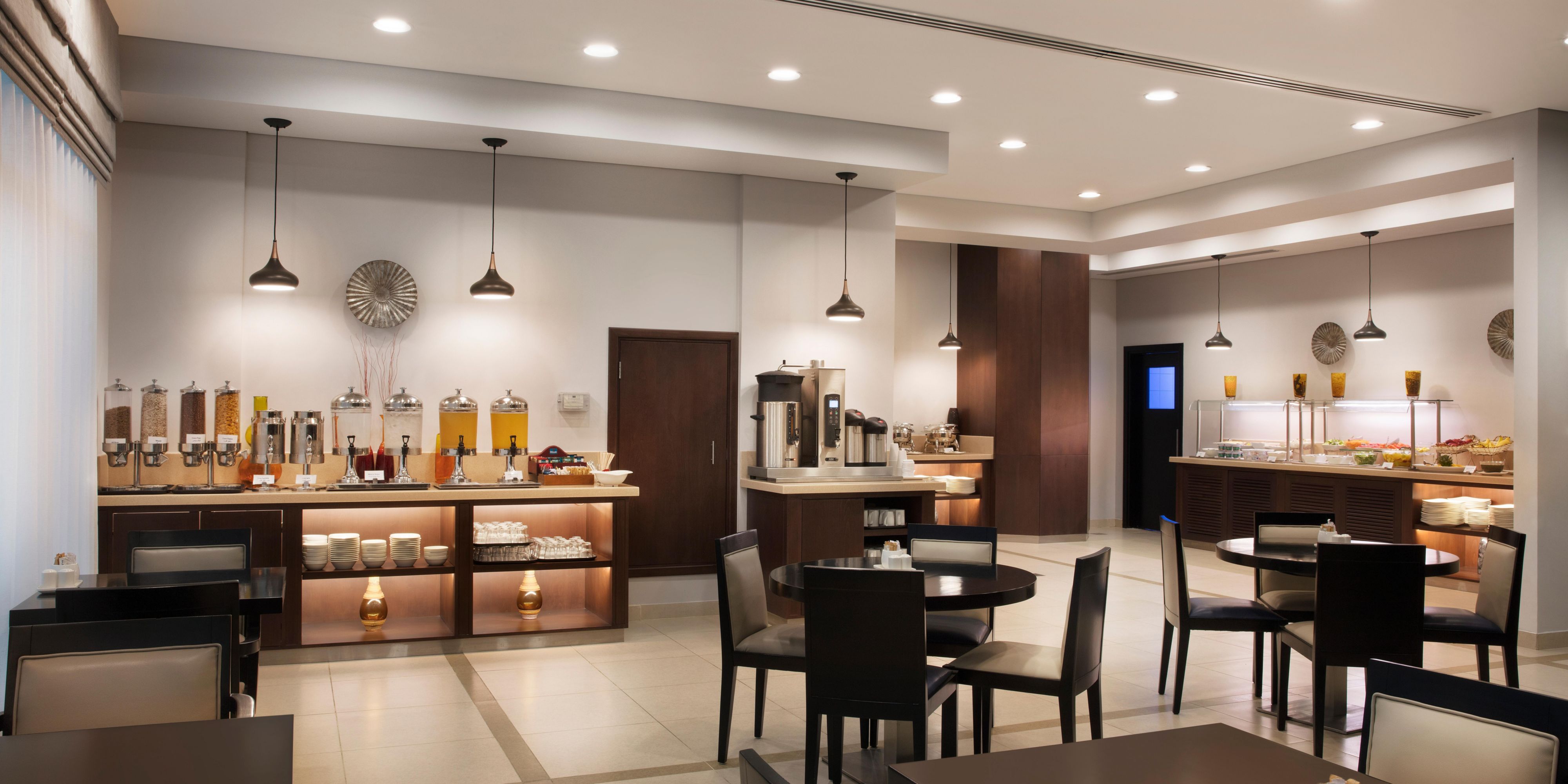 Our restaurant offers you a delicious breakfast or a Grab & Go option for those wanting to explore the city, and as well as options for lunch and dinner every day of the week.