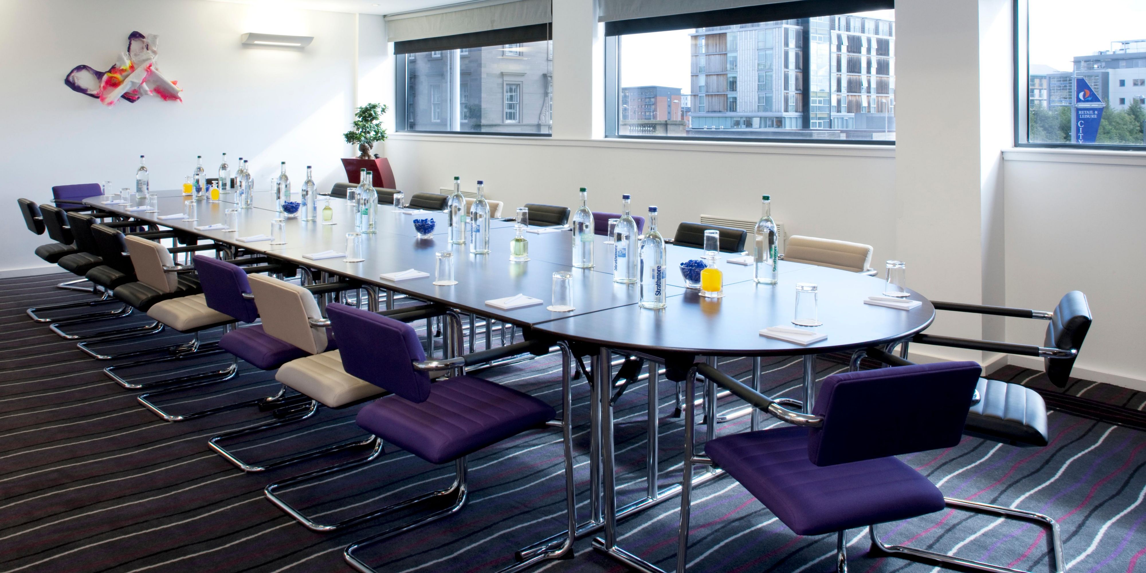 At Holiday Inn Express Dundee, we believe we offer everything that a traveller needs. From comfortable rooms, with fantastic rates, to our naturally lit meeting rooms, not to mention free wifi throughout the hotel. 