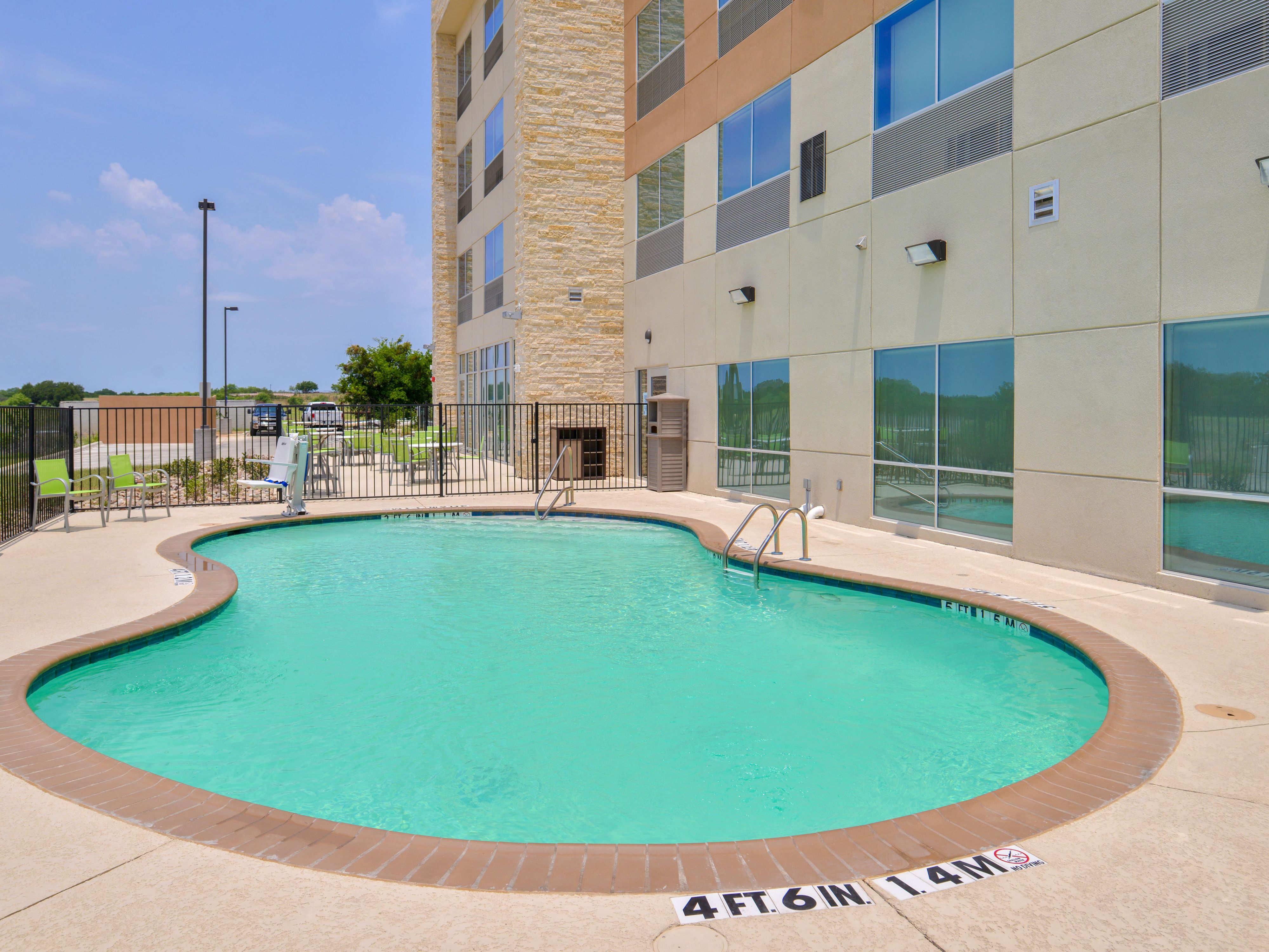 Family-Friendly Hotel in Early, TX | Holiday Inn Express Early