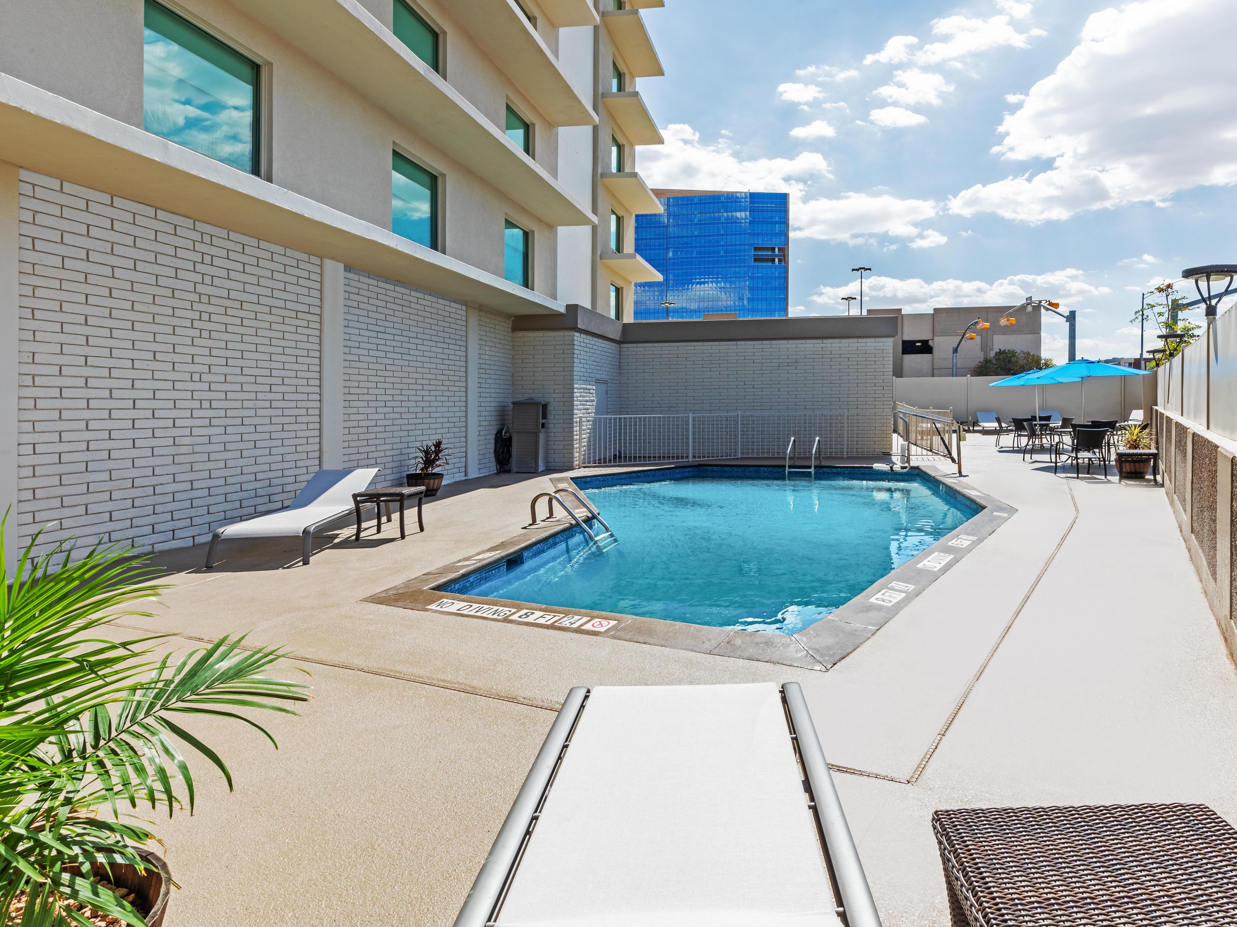 Enjoy the sun of " Sun City " in our swimming Pool