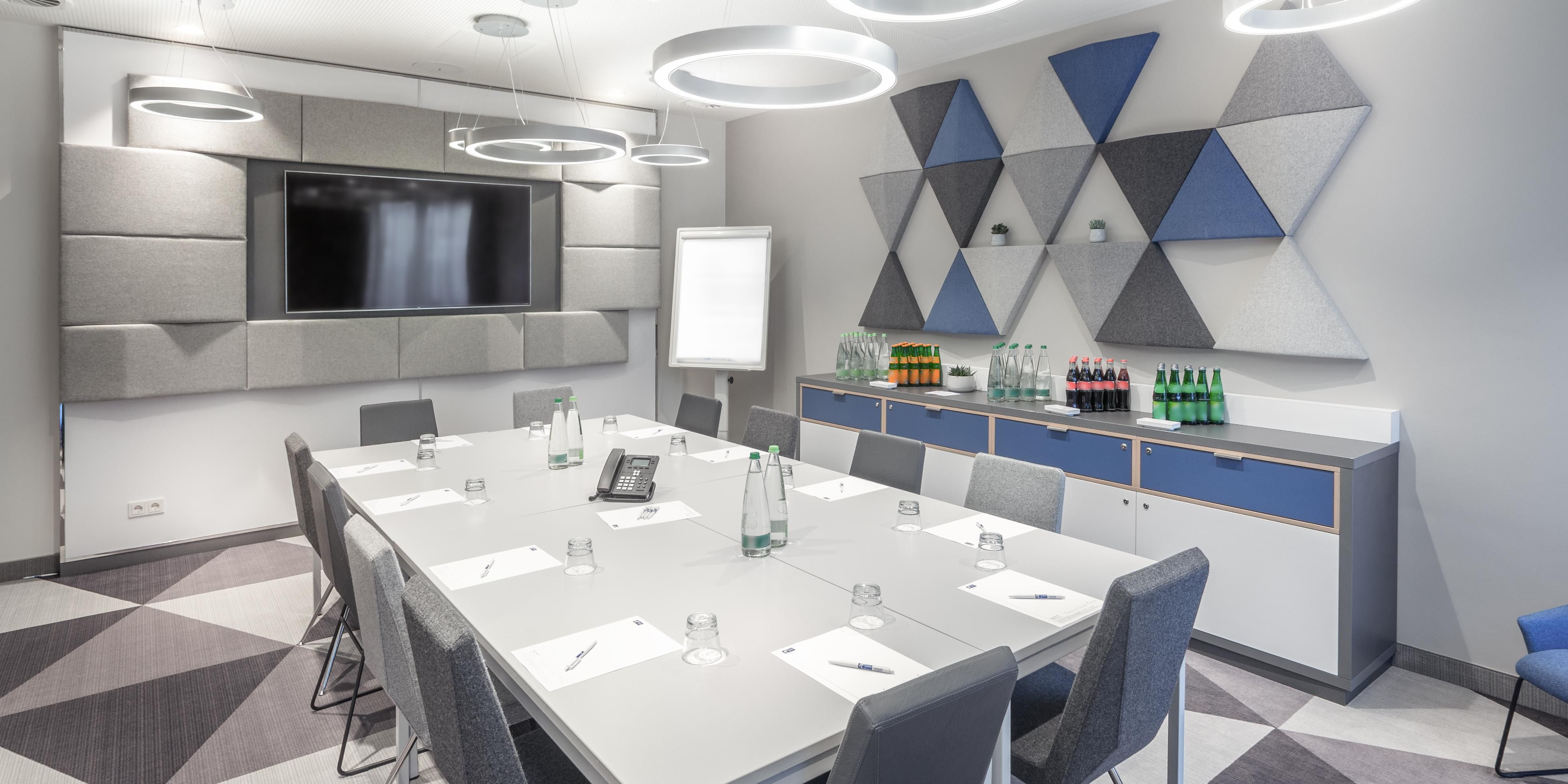 How nice it is when you only need to devote yourself to the actual agenda item at conferences or work meetings and your head is free for the important topics.

That's why we take care of the perfect background organization. Our team is looking forward to your request!