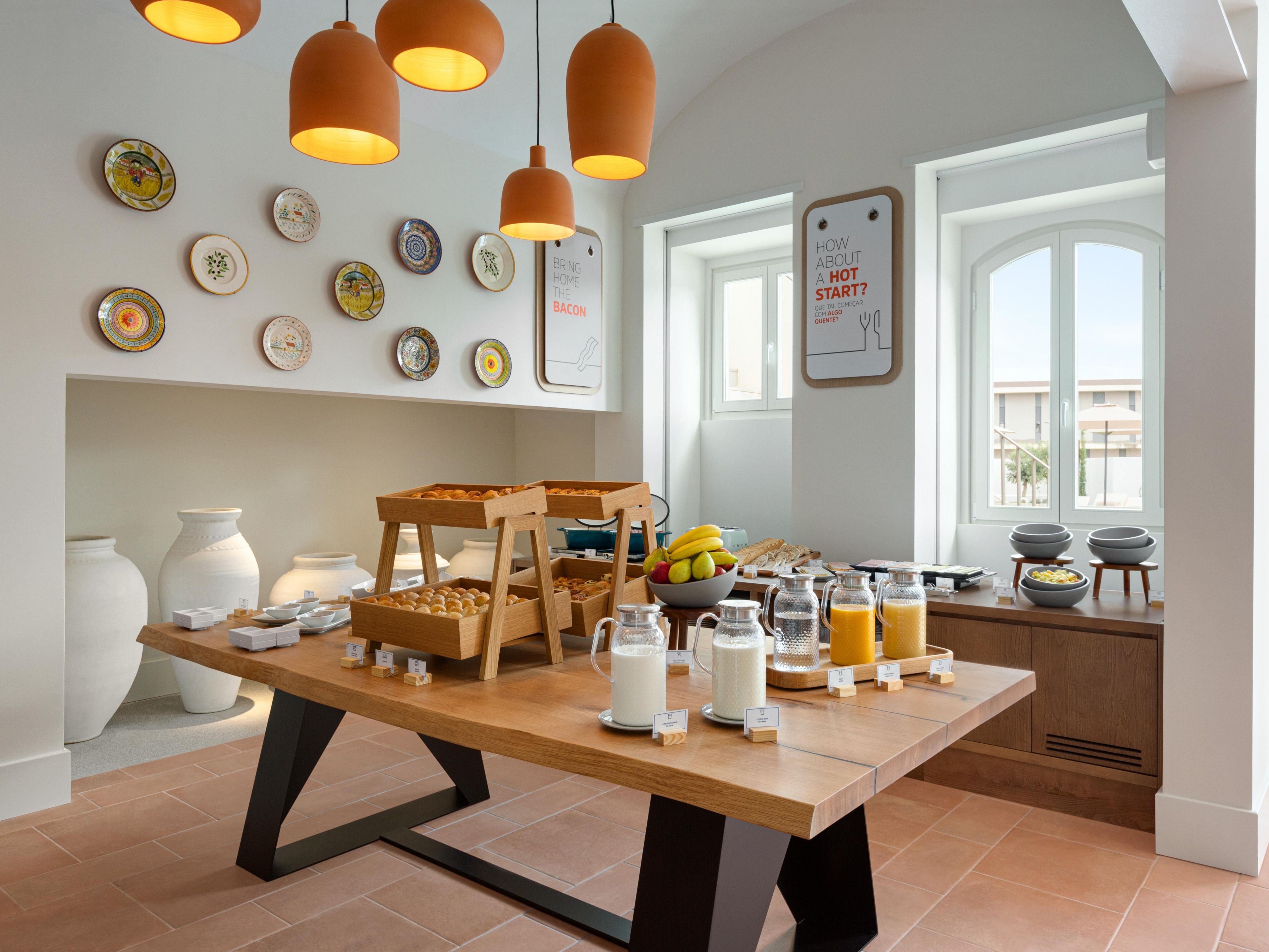Jump start your day, with a free breakfast included with your stay at Holiday Inn Express Evora. Indulge in your breakfast favourites and family friendly options to set you up for the day ahead. 
