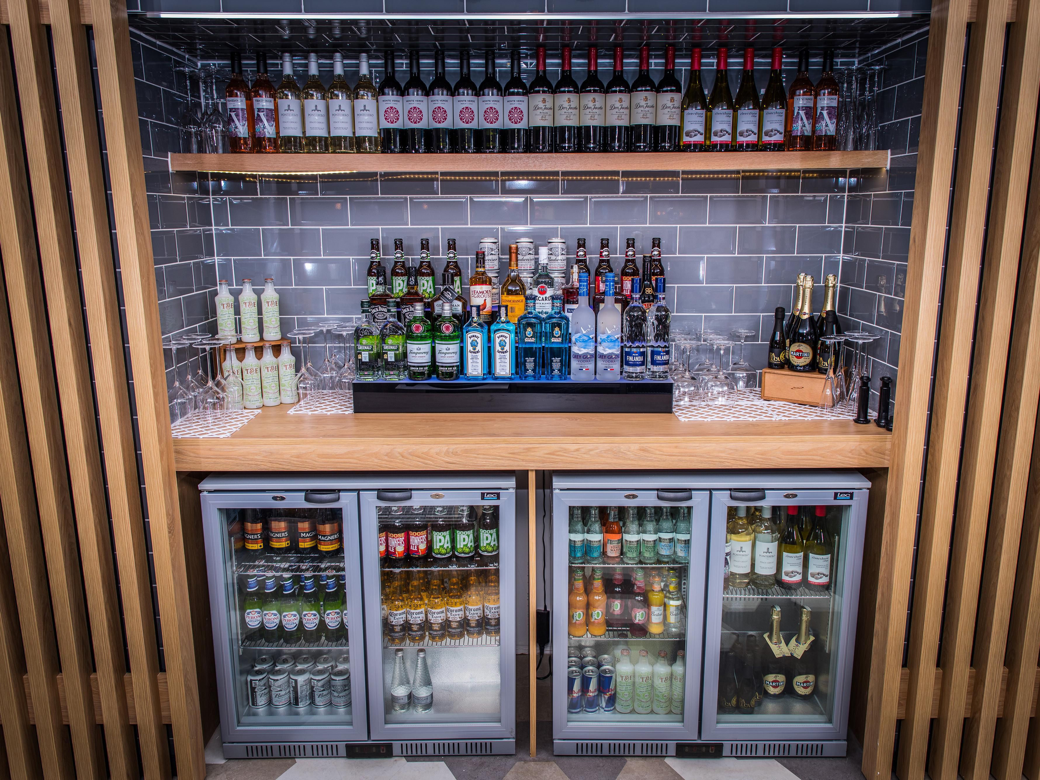 Busy day? Treat yourself to a prosecco or pint and chill out!
