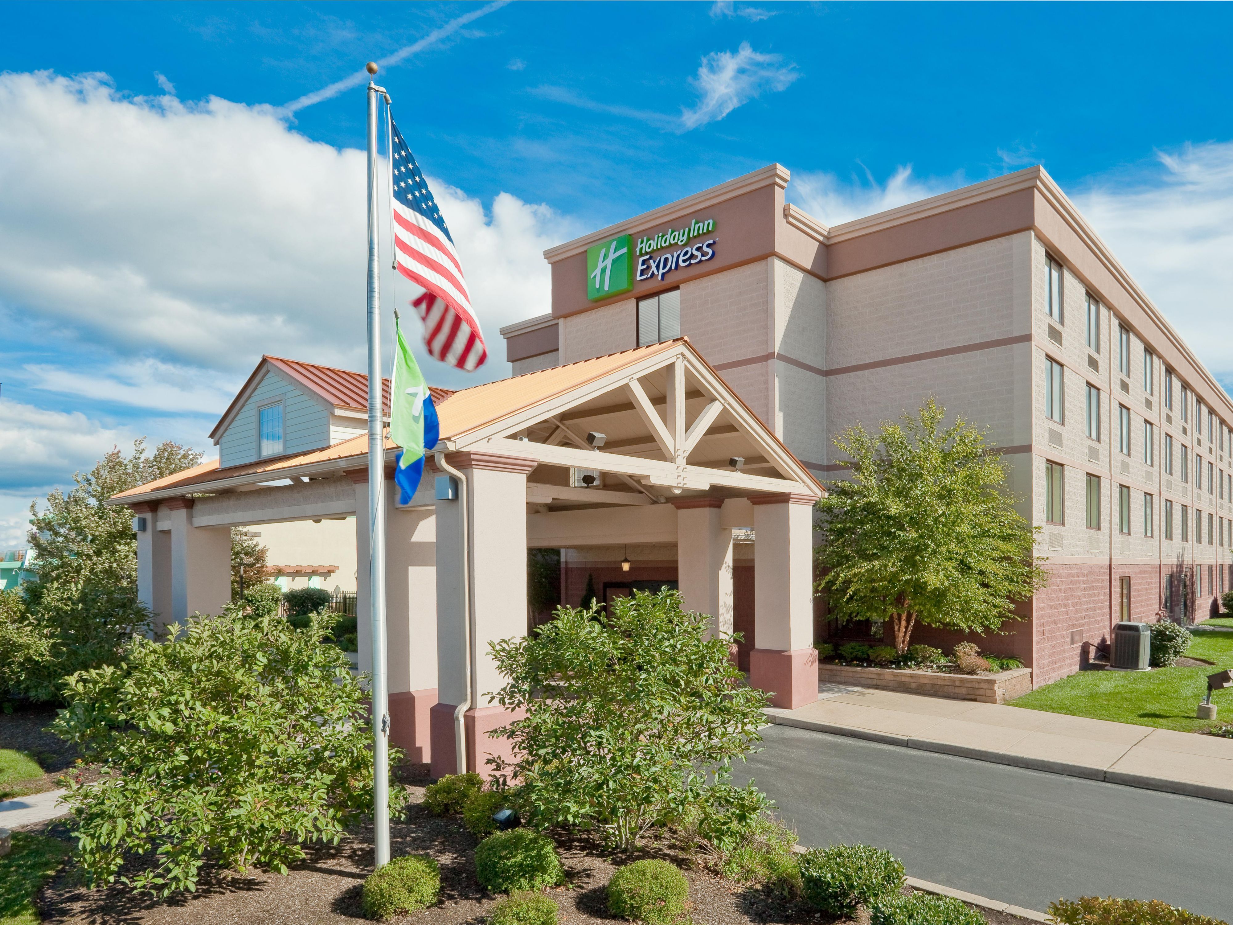 "Hotels In Exton, PA Near Longwood Gardens | Holiday Inn Express Exton