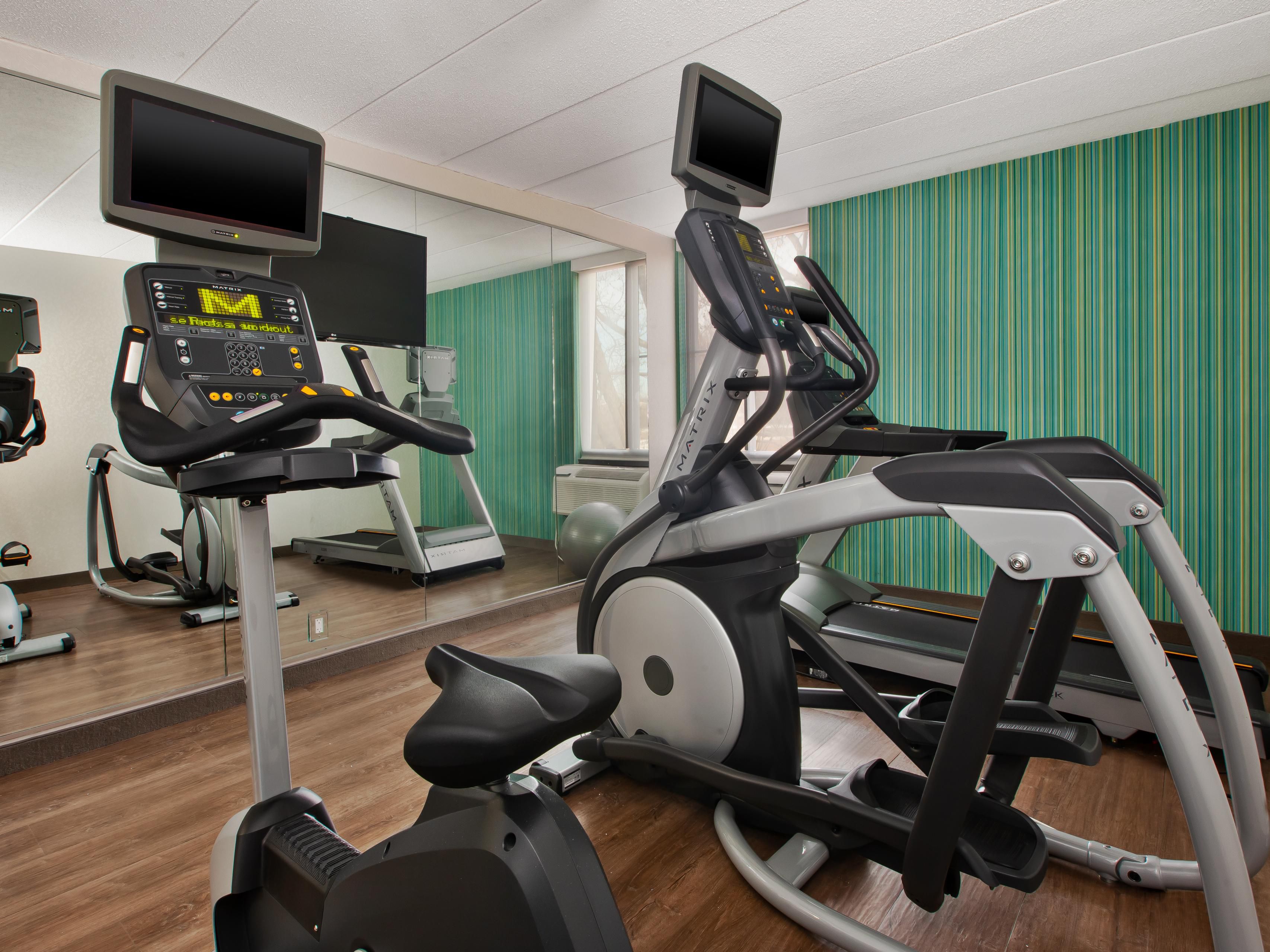 Stay active during your stay with our fully equipped 24-hour fitness center. Our fitness center has everything you need for a complete workout at any time of day, featuring modern cardio machines, free weights, and space for stretching. Keep up with your fitness routine and enjoy a healthy stay with us.