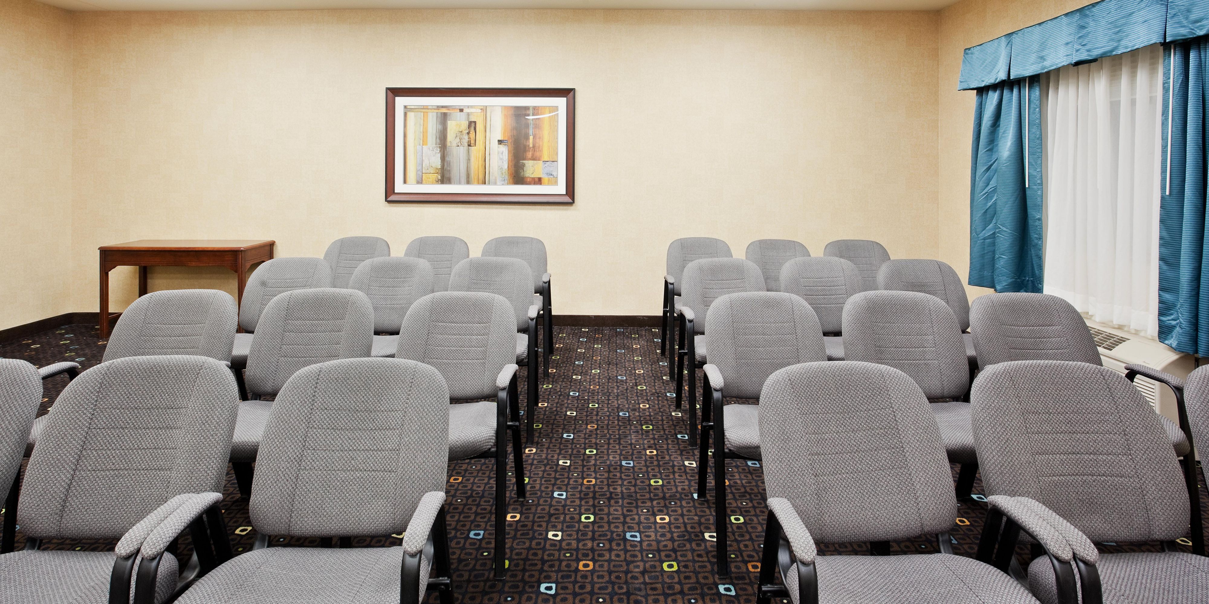 Small meetings play a vital role in the success of many organizations.  Are you planning a small corporate meeting, board retreat or brainstorming session?  Our flexible meeting space is sure to lead to big ideas!  Whether you're a group of 12 or 40, we can help!  Our Team is dedicated to making your meeting a huge success!  