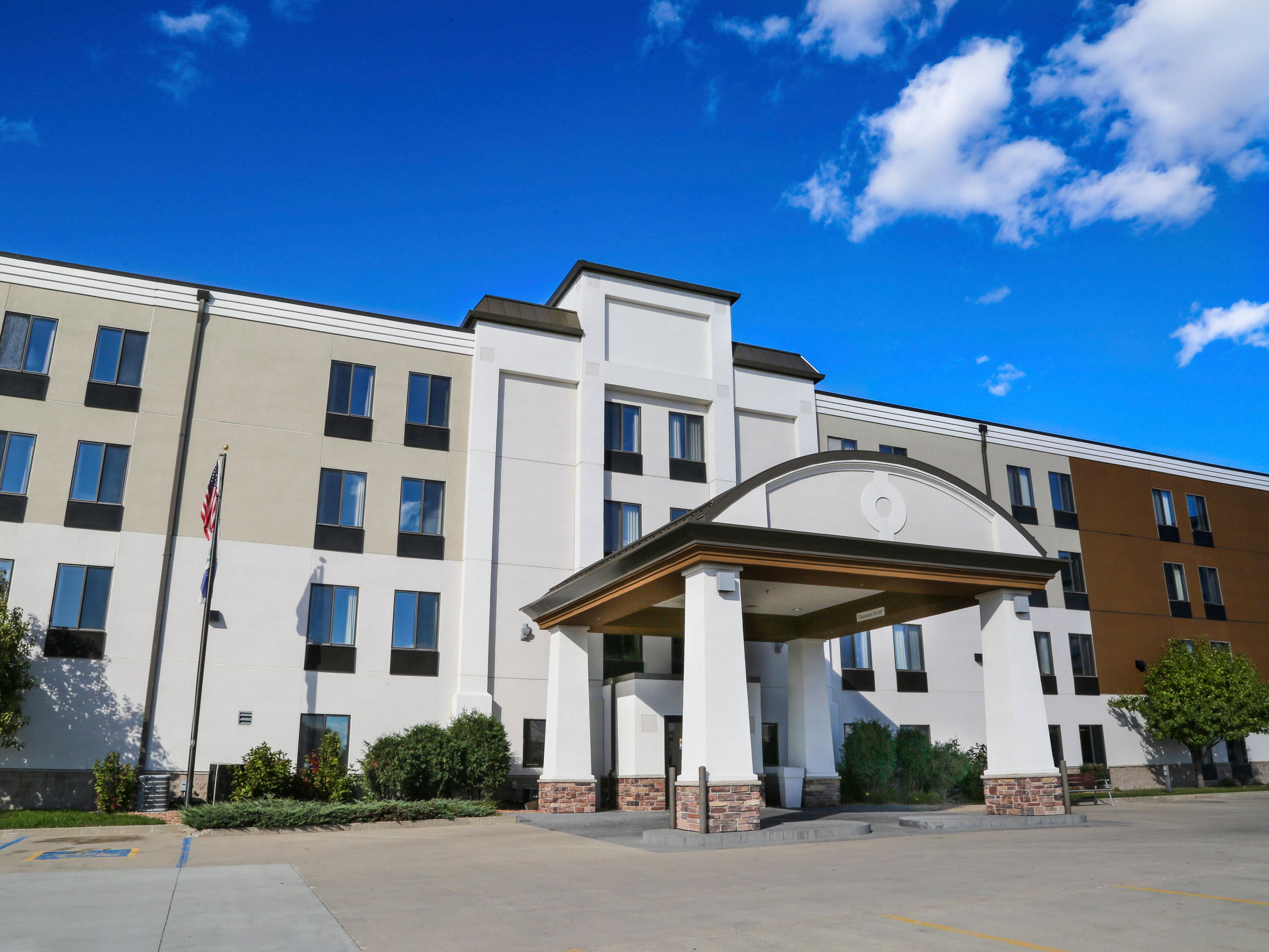 Hotel in Fargo, ND | Holiday Inn Express Fargo-West Acres