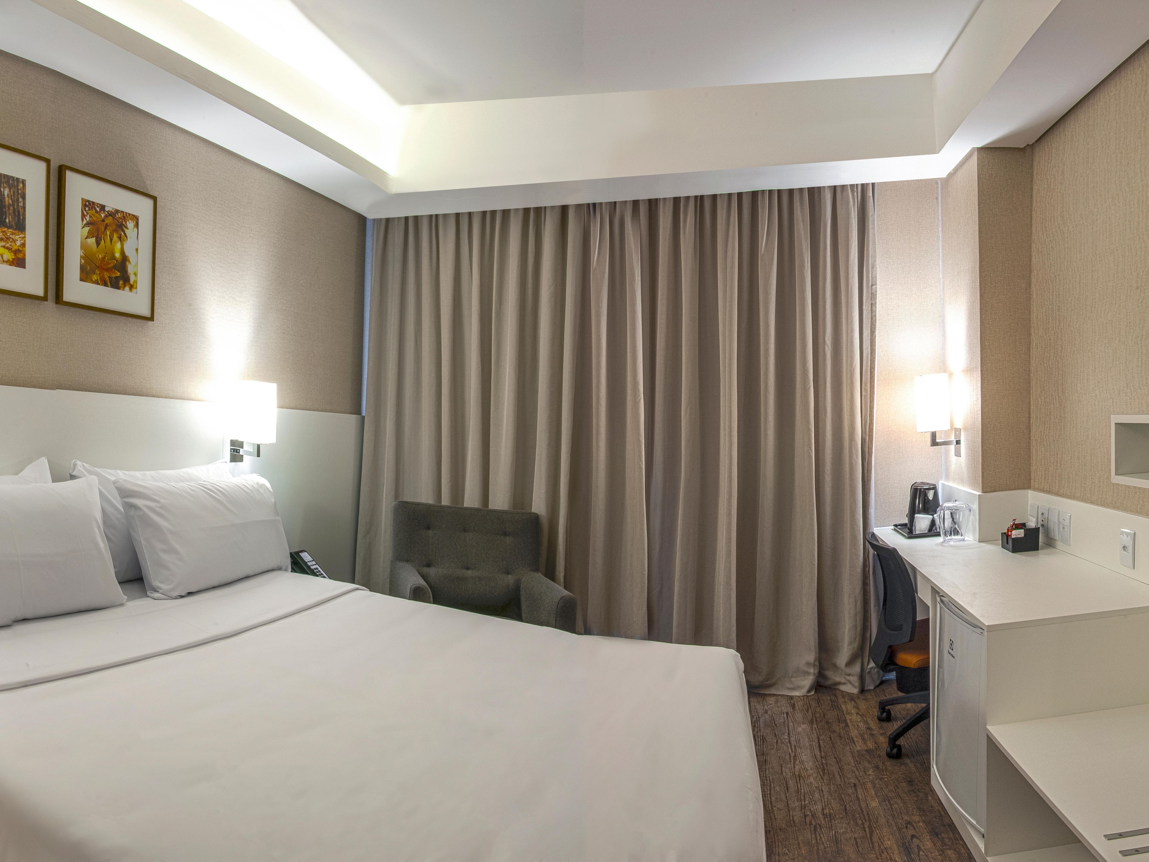 Quarto com cama tamanho King