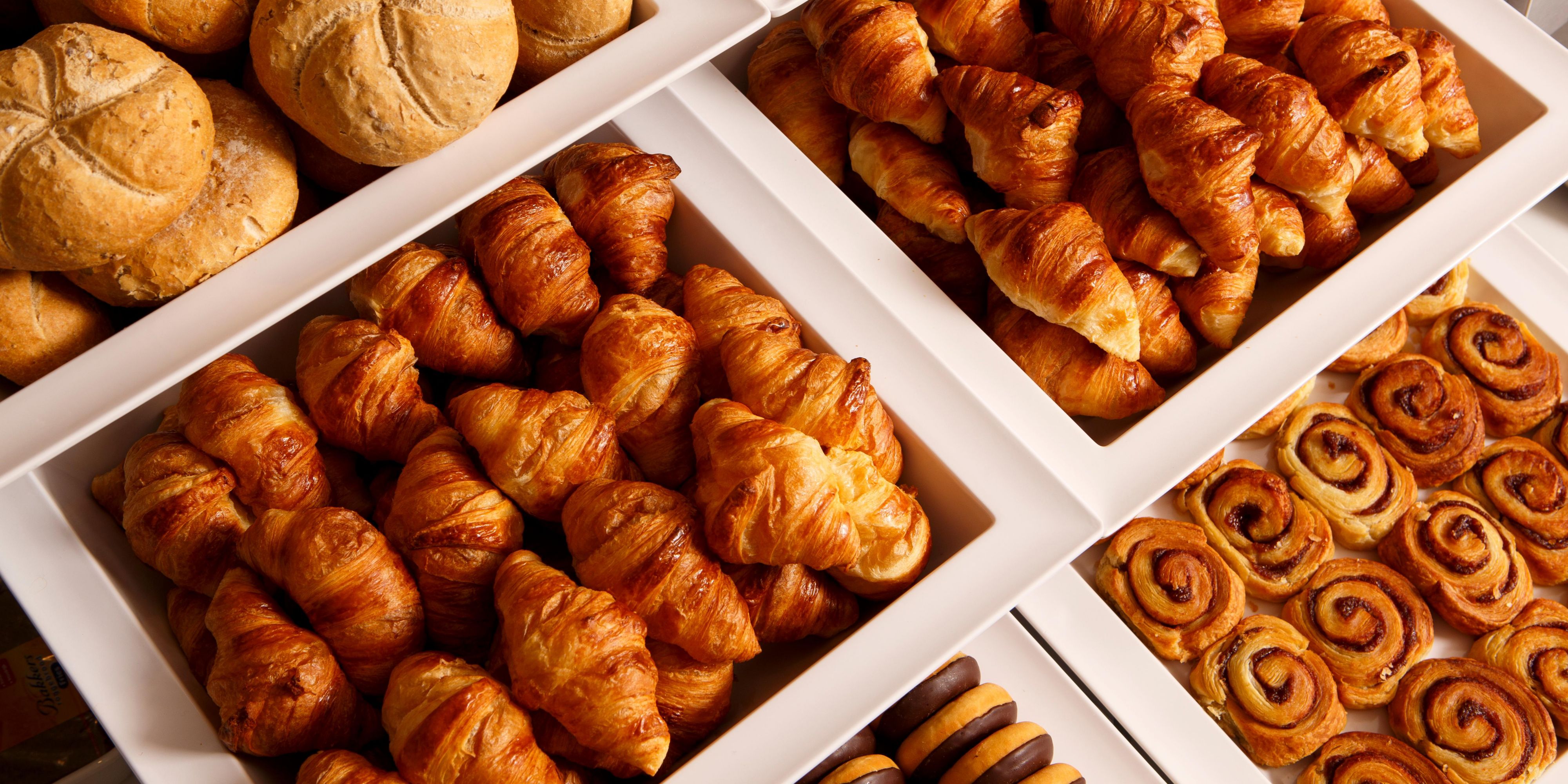 All rates are inclusive of complimentary hot and cold breakfast. 