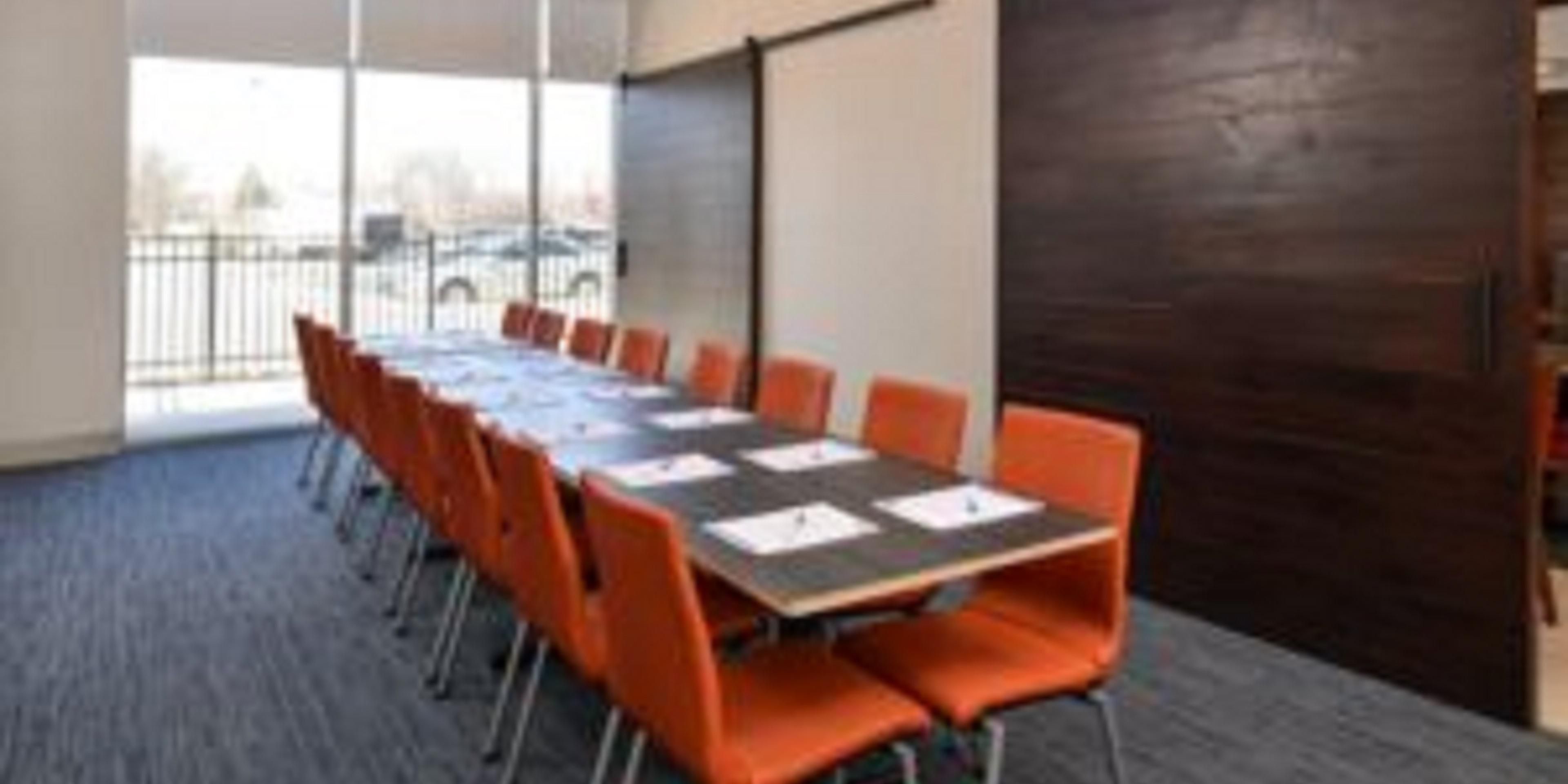 We offer 552 square feet of meeting space for your meeting needs.