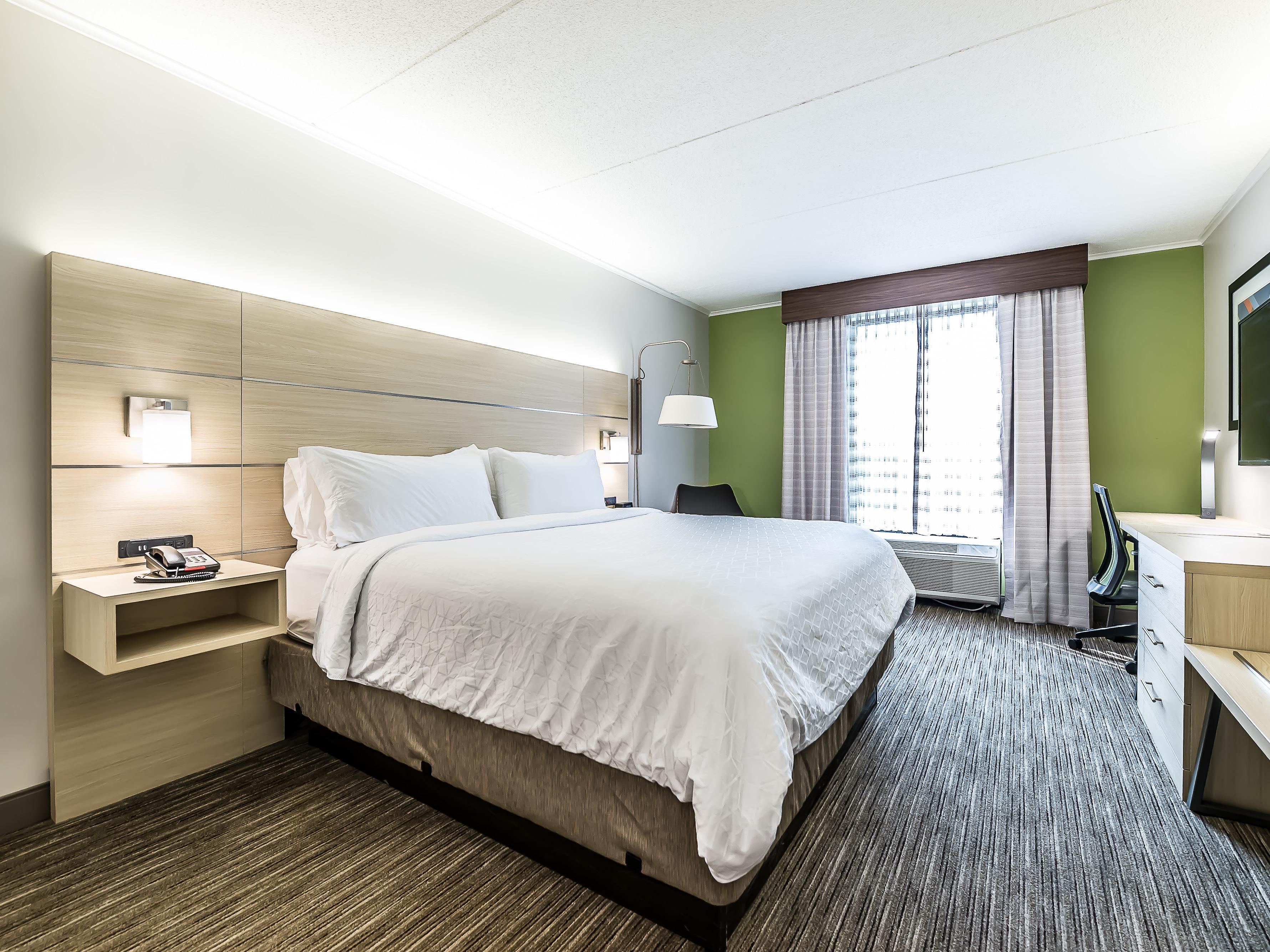 Holiday Inn Express Flint-Campus Area, an IHG Hotel - hotel rooms