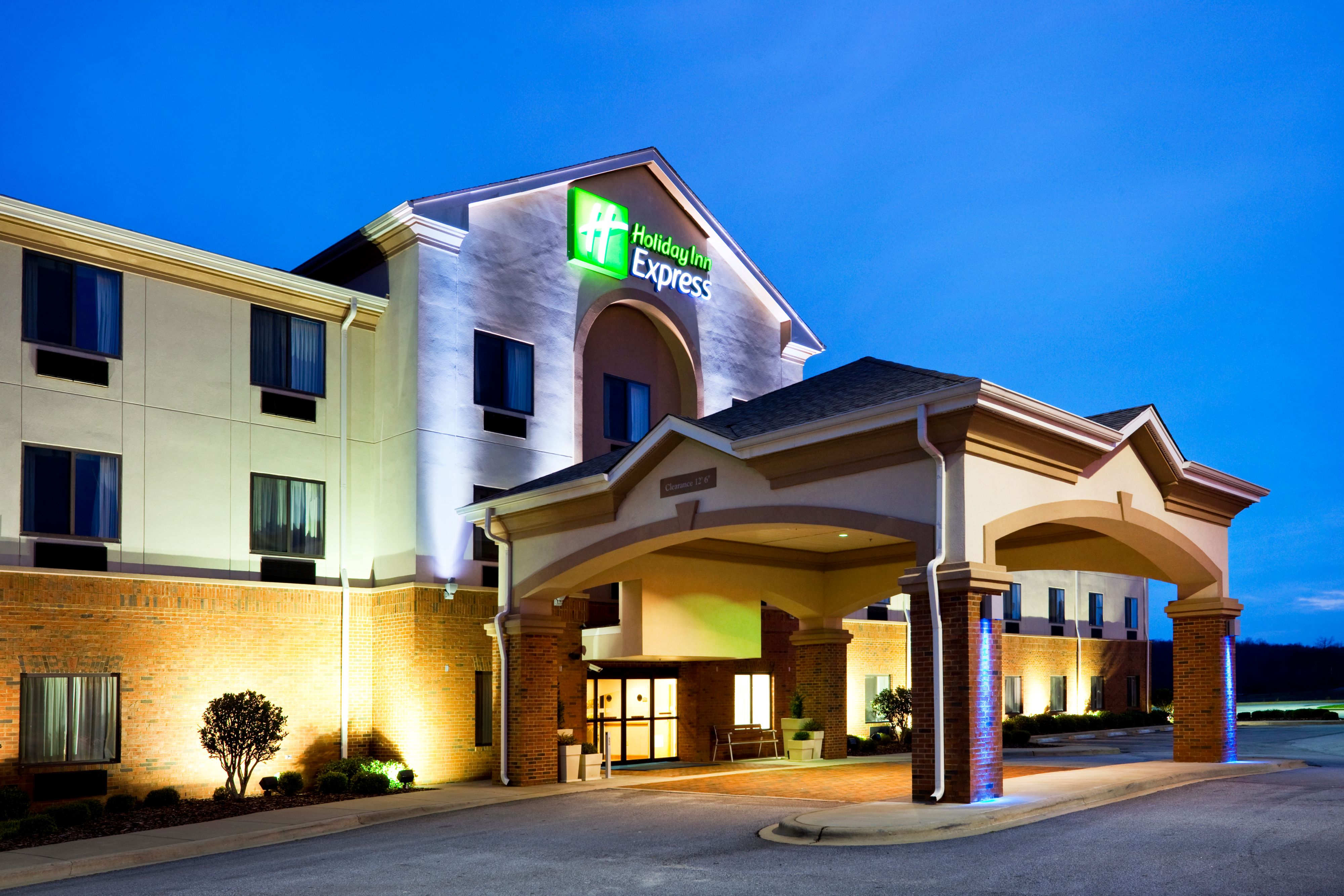 Holiday Inn Express Forest City