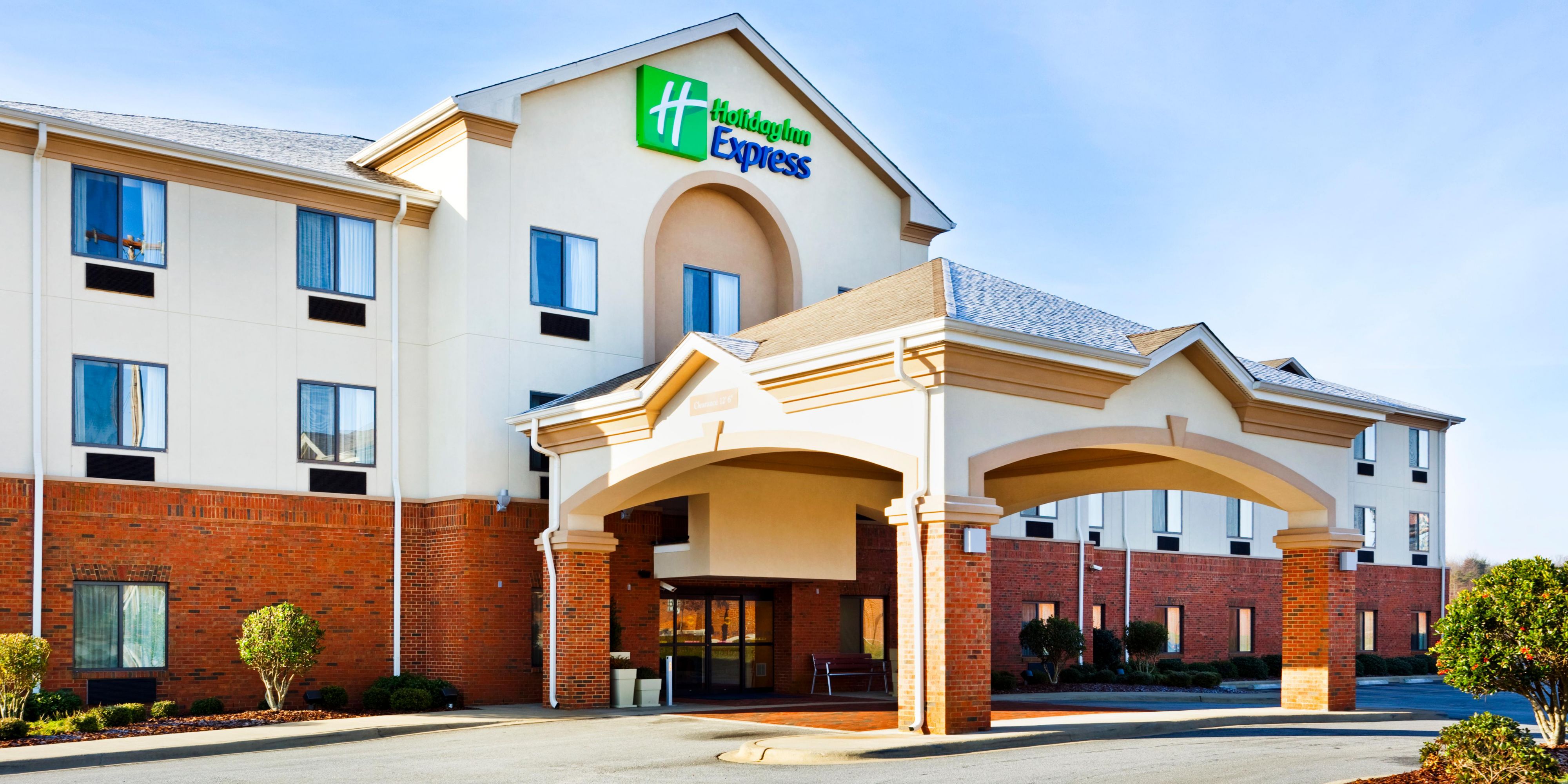 Holiday Inn Express Forest City