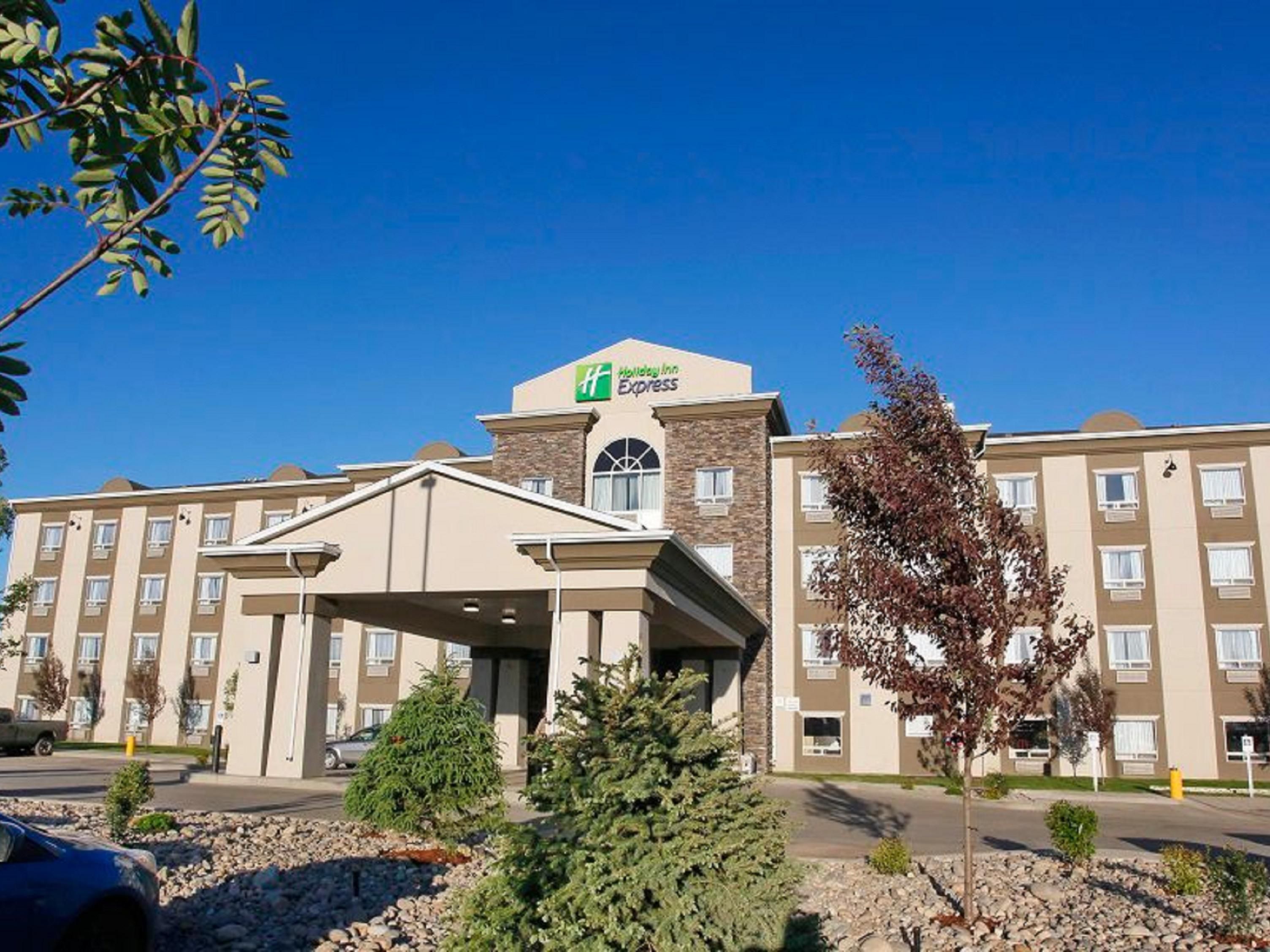 Holiday Inn Fort St John Exterior of the hotel