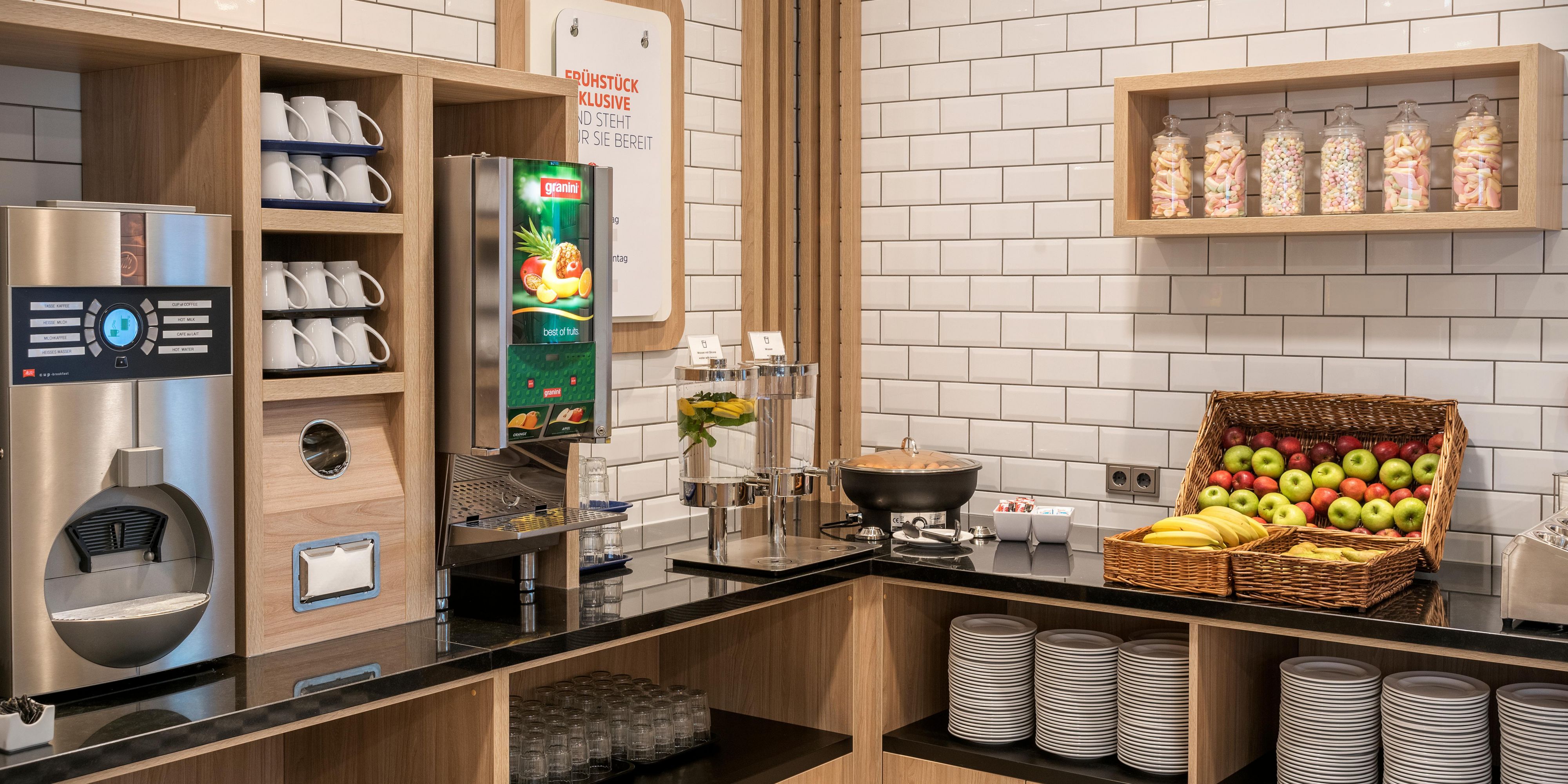 Hotels In Westend Frankfurt Holiday Inn Express Frankfurt City Westend