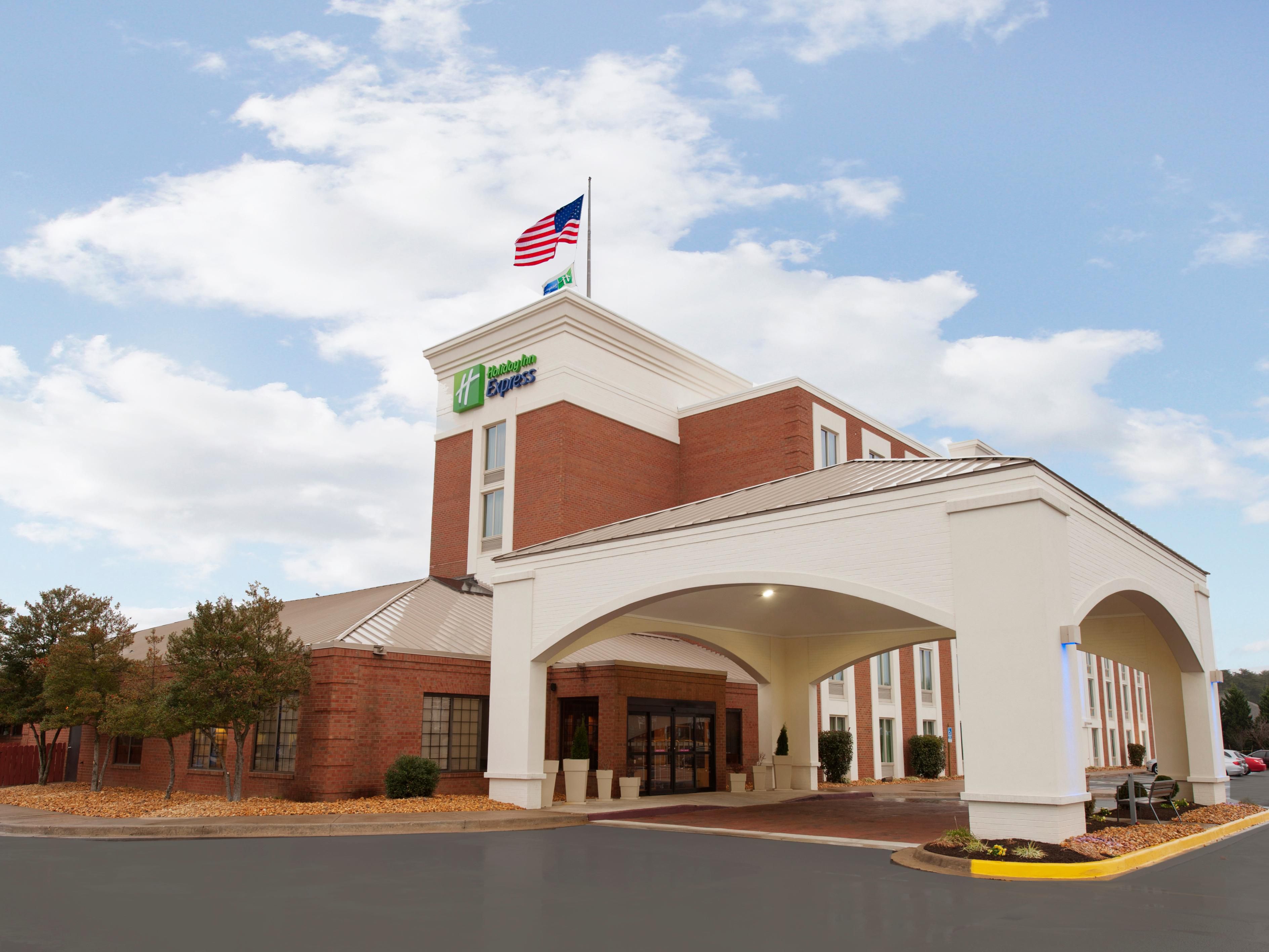 Holiday Inn Express Fredericksburg 2532077797 4x3