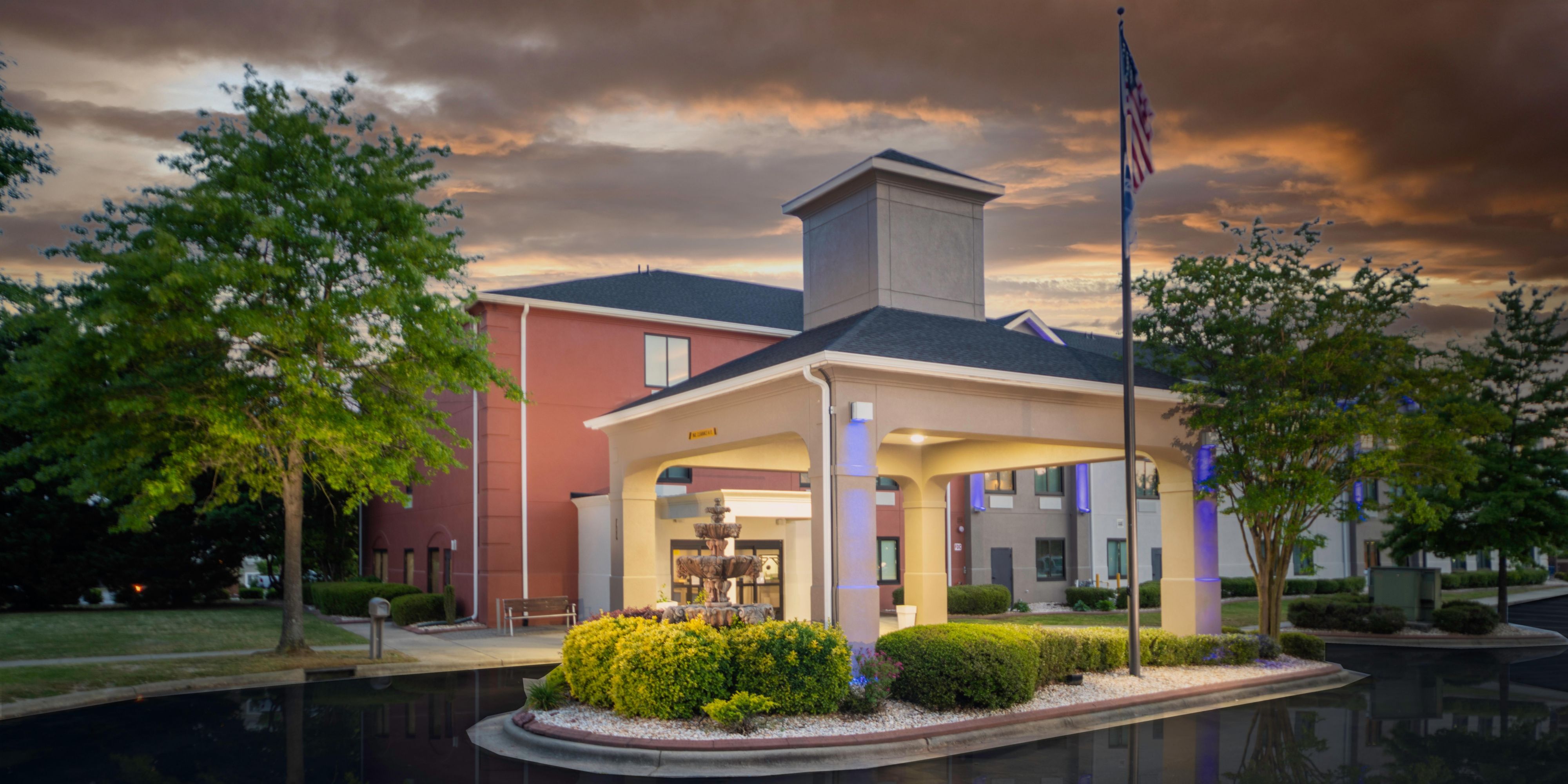 The Holiday Inn Express Clayton (SE Raleigh) was fully renovated in Spring 2020. All rooms are well appointed with, but not limited to amenities such as a refrigerator, microwave, coffee maker, flat-screen television, desk, private bathroom, and closet. We want you to feel at home while away from home when staying. Book now!
