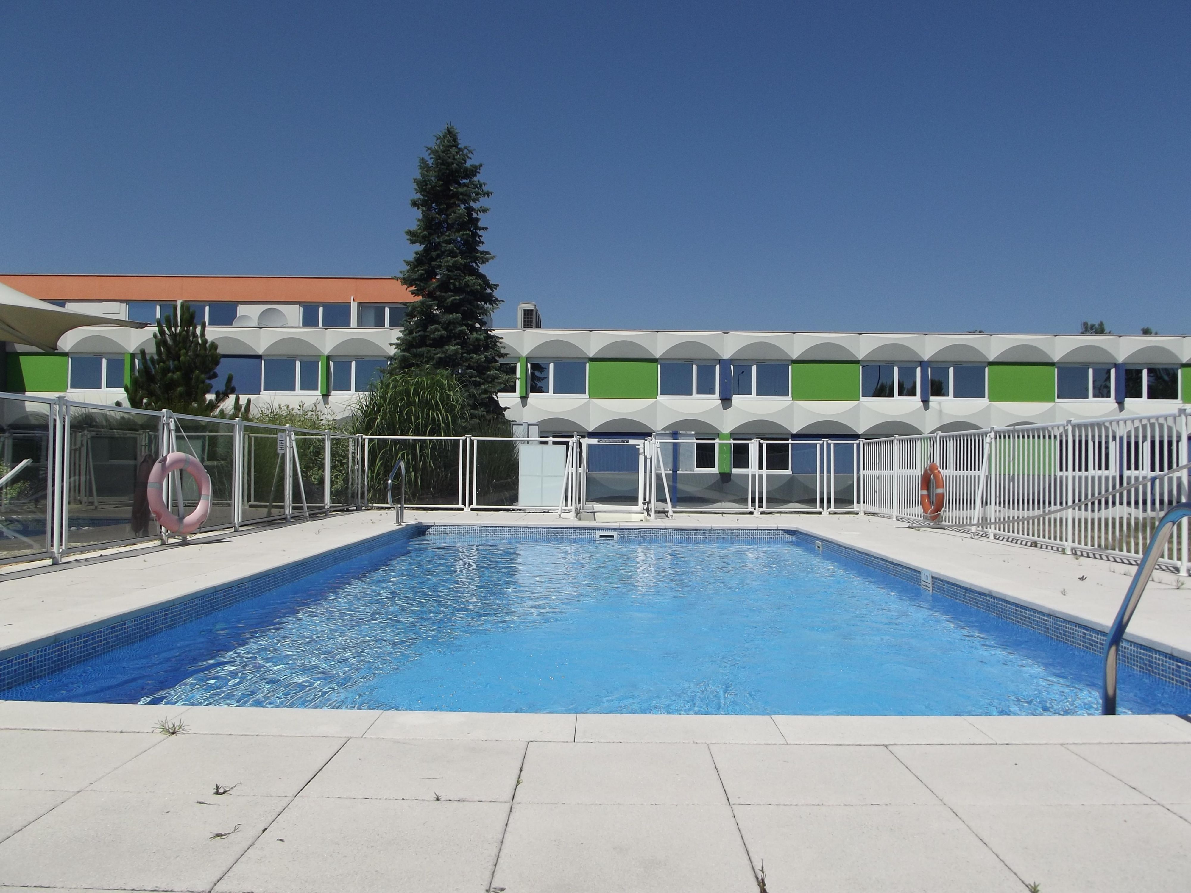 Holiday Inn Express Strasbourg Sud Swimming Pool
