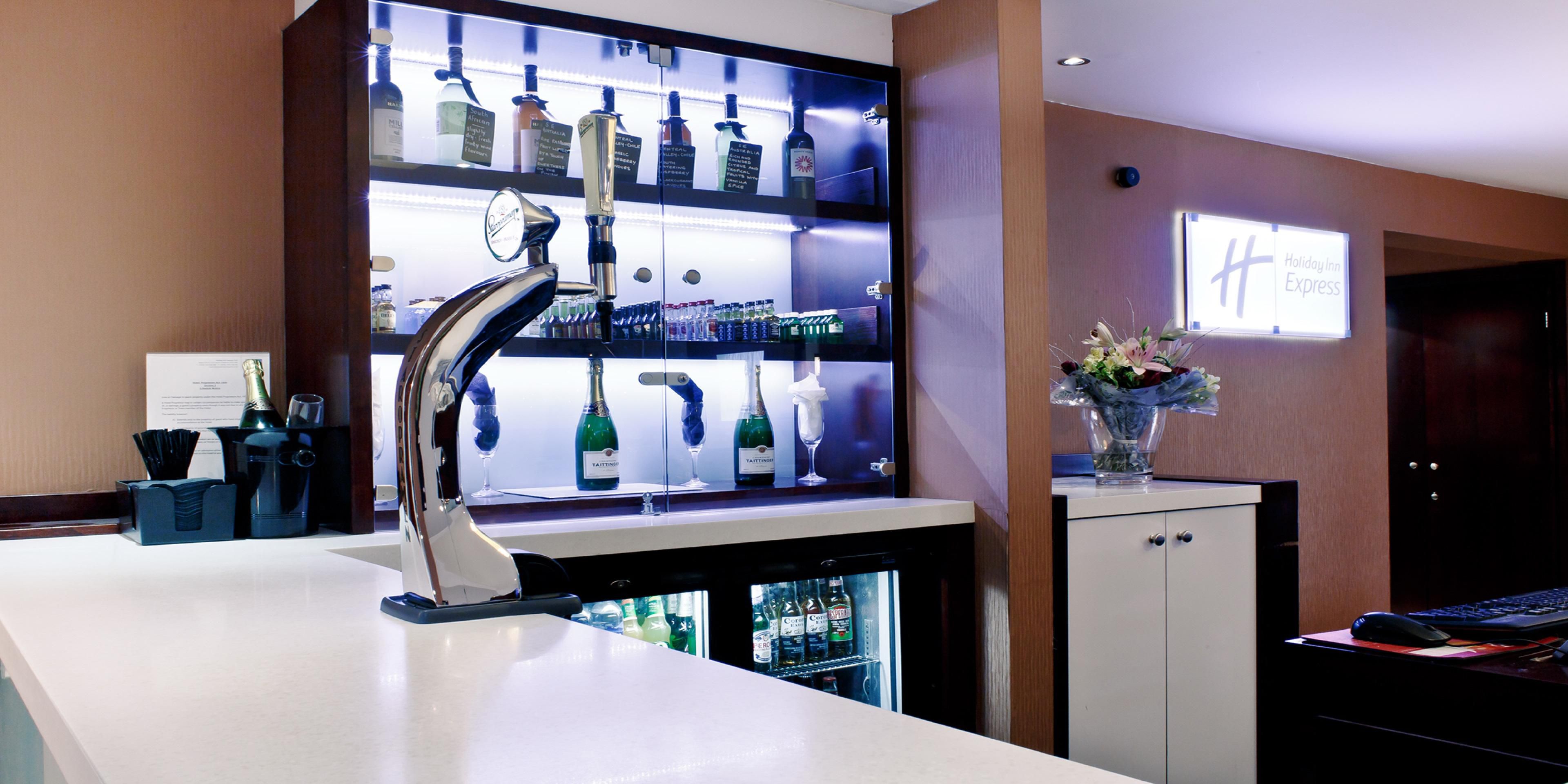 Whatever your options, our lounge bar is the perfect place to de-stress and unwind while enjoying your favourite drink, or making the most of a productive working lunch.

Relax in the ideal setting to enjoy a fresh coffee and read the paper or meet with friends for a pre-dinner drink.