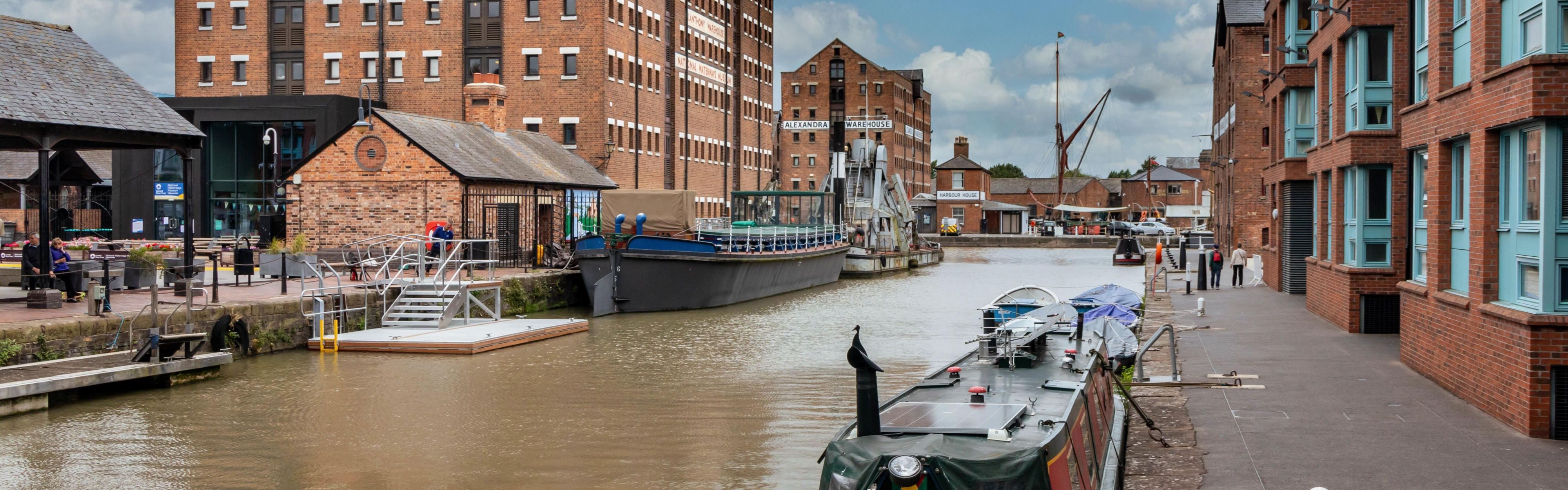 استكشف Gloucester Docks بالمقاهي والمتاجر والمتاحف.